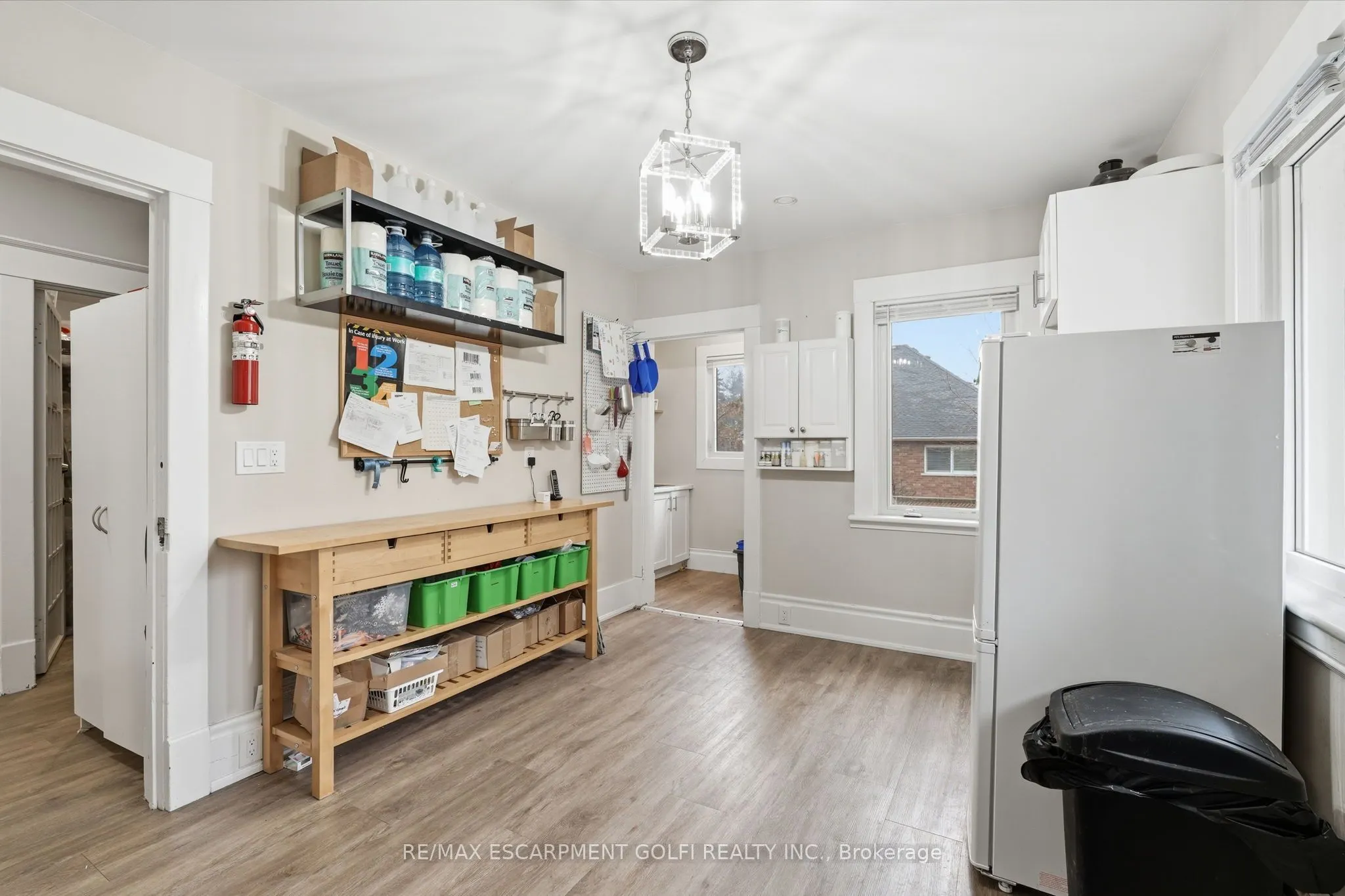 89 MAIN Street E #1