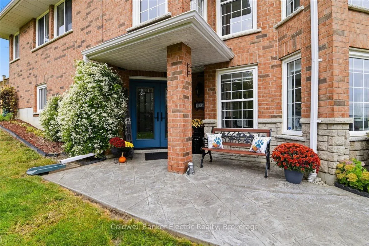 102 Hampton Crescent