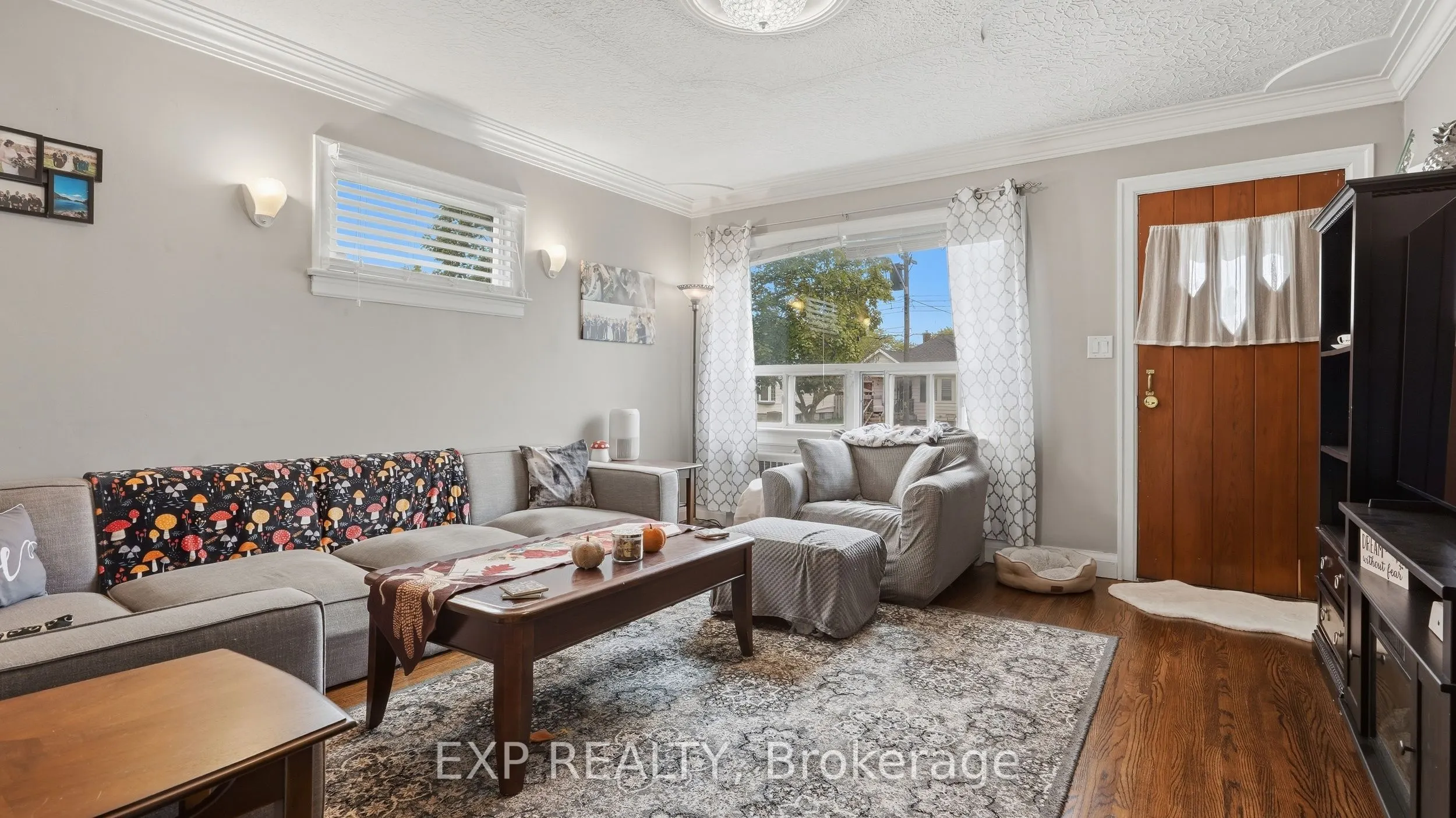 63 Lyons Avenue