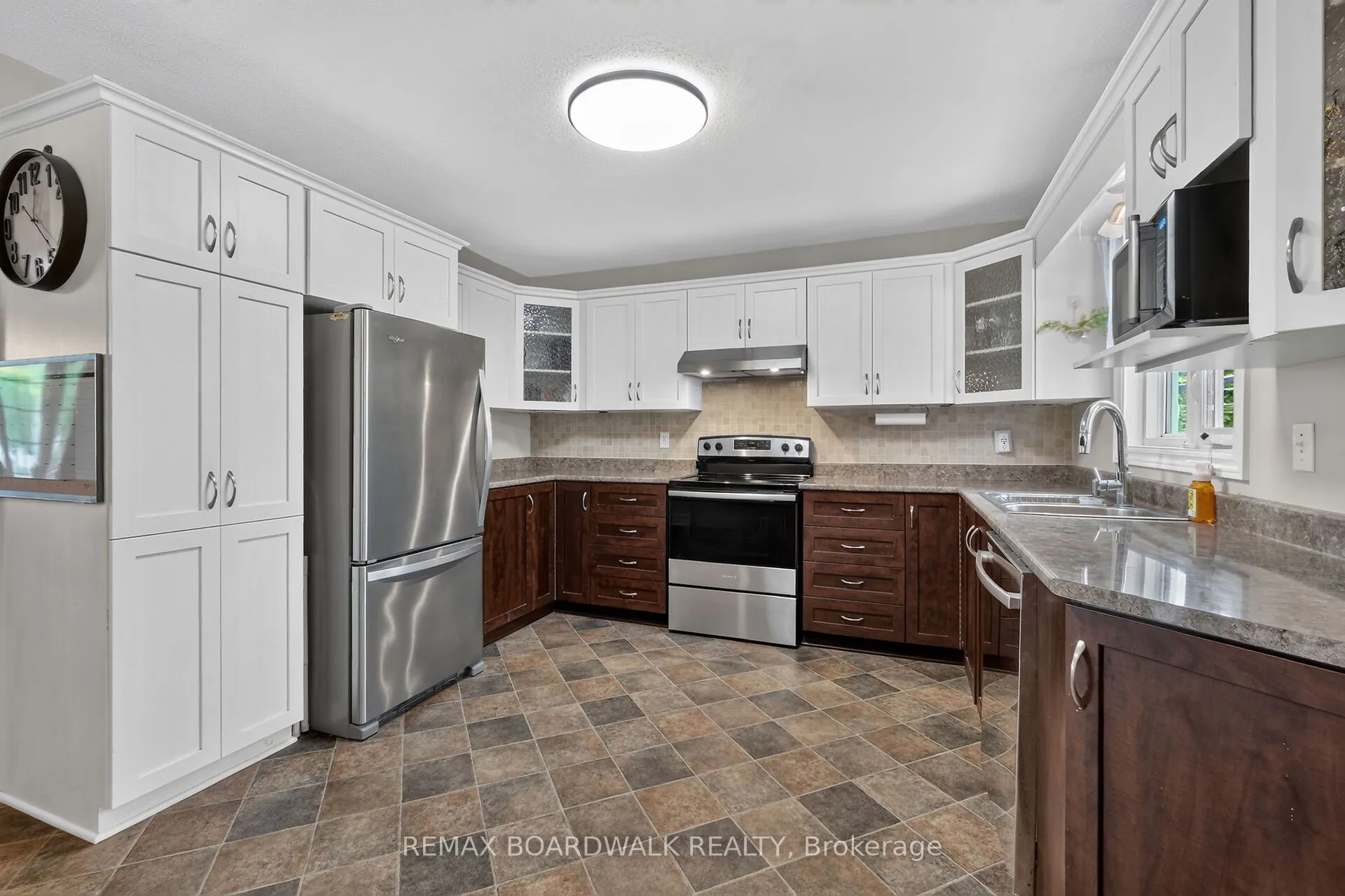 2762 Julie Street