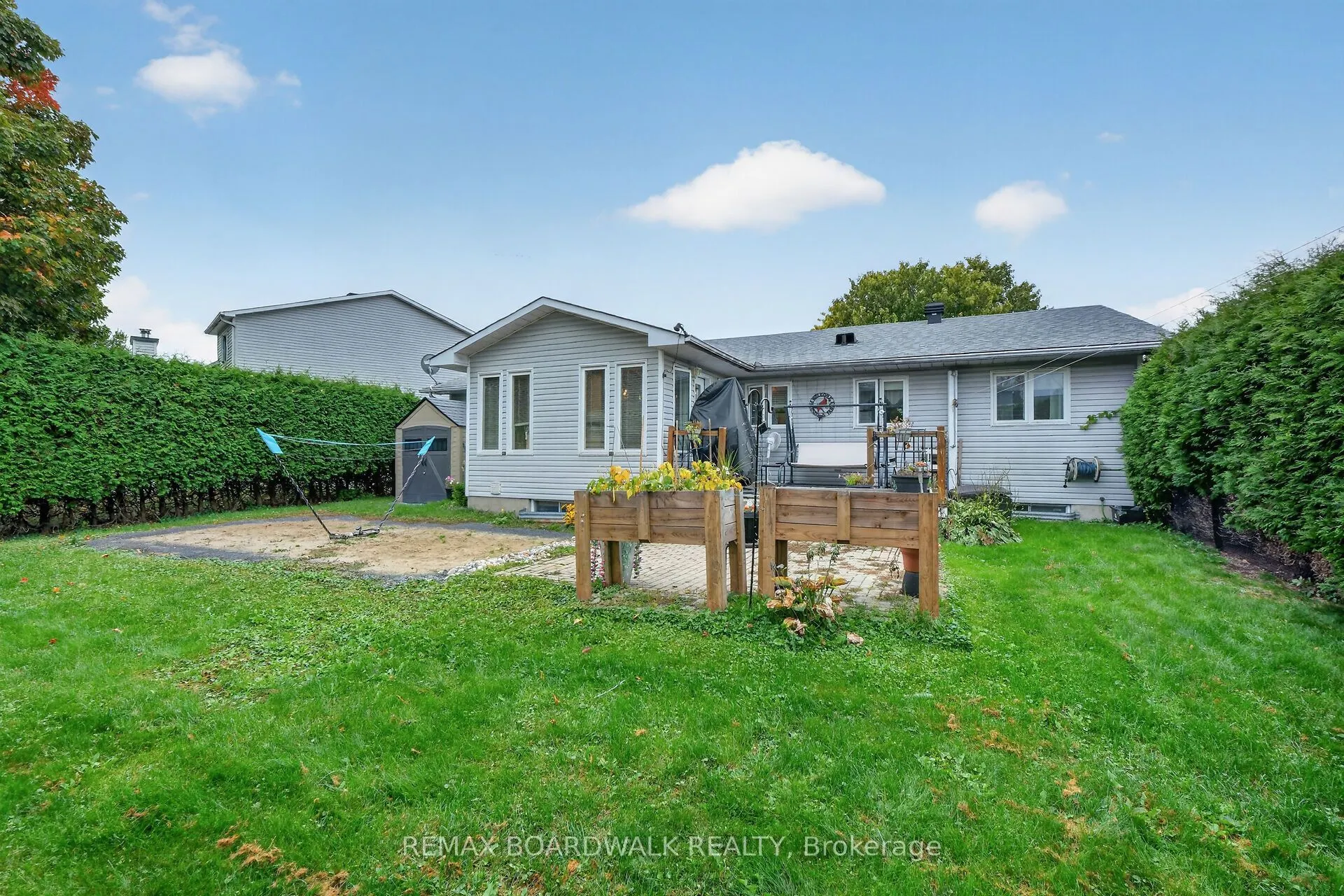 2762 Julie Street