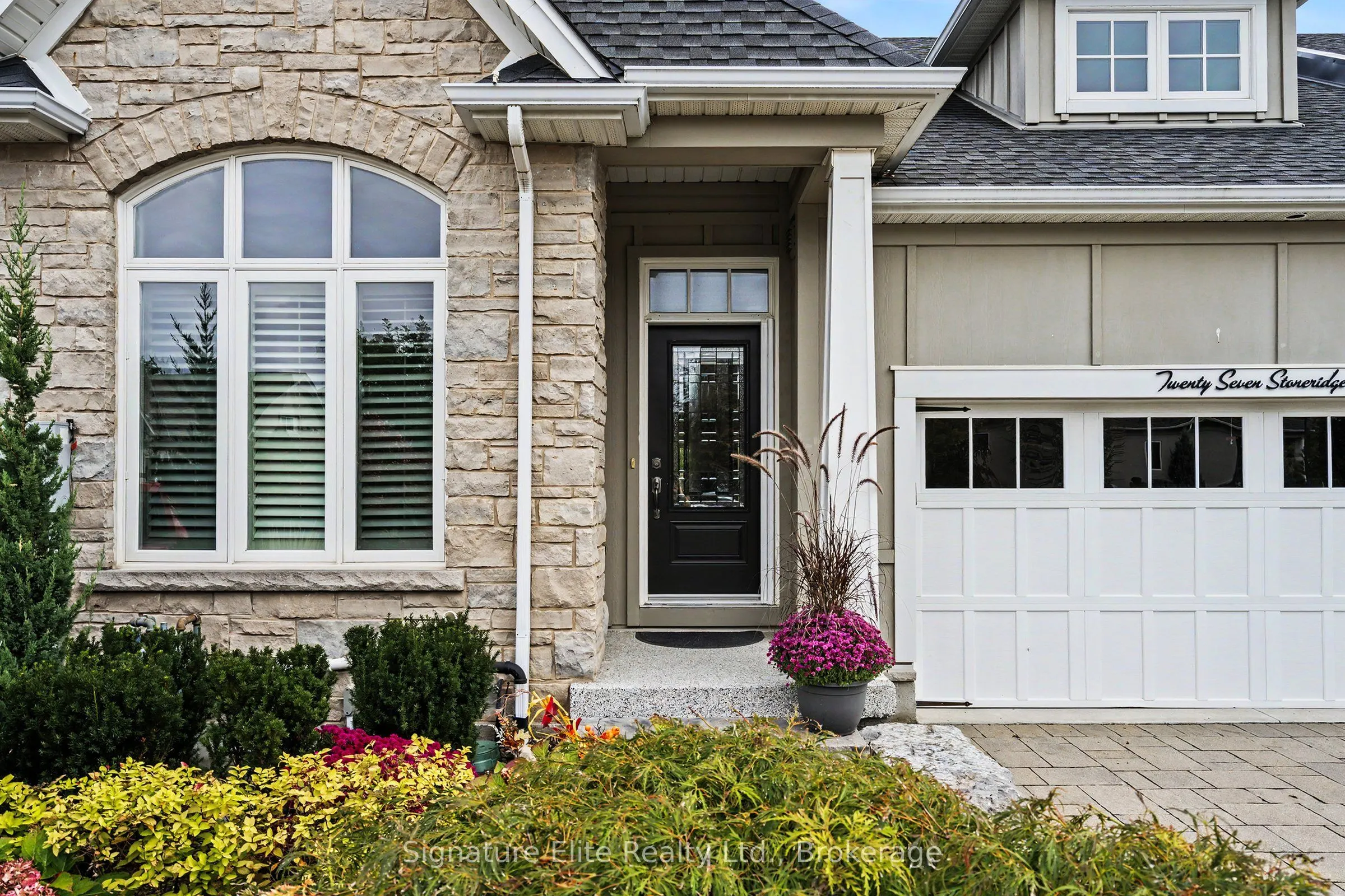 27 Stoneridge Crescent