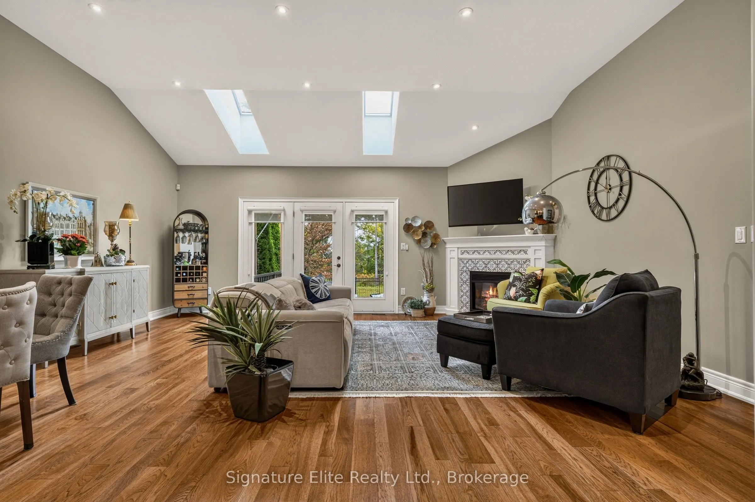 27 Stoneridge Crescent