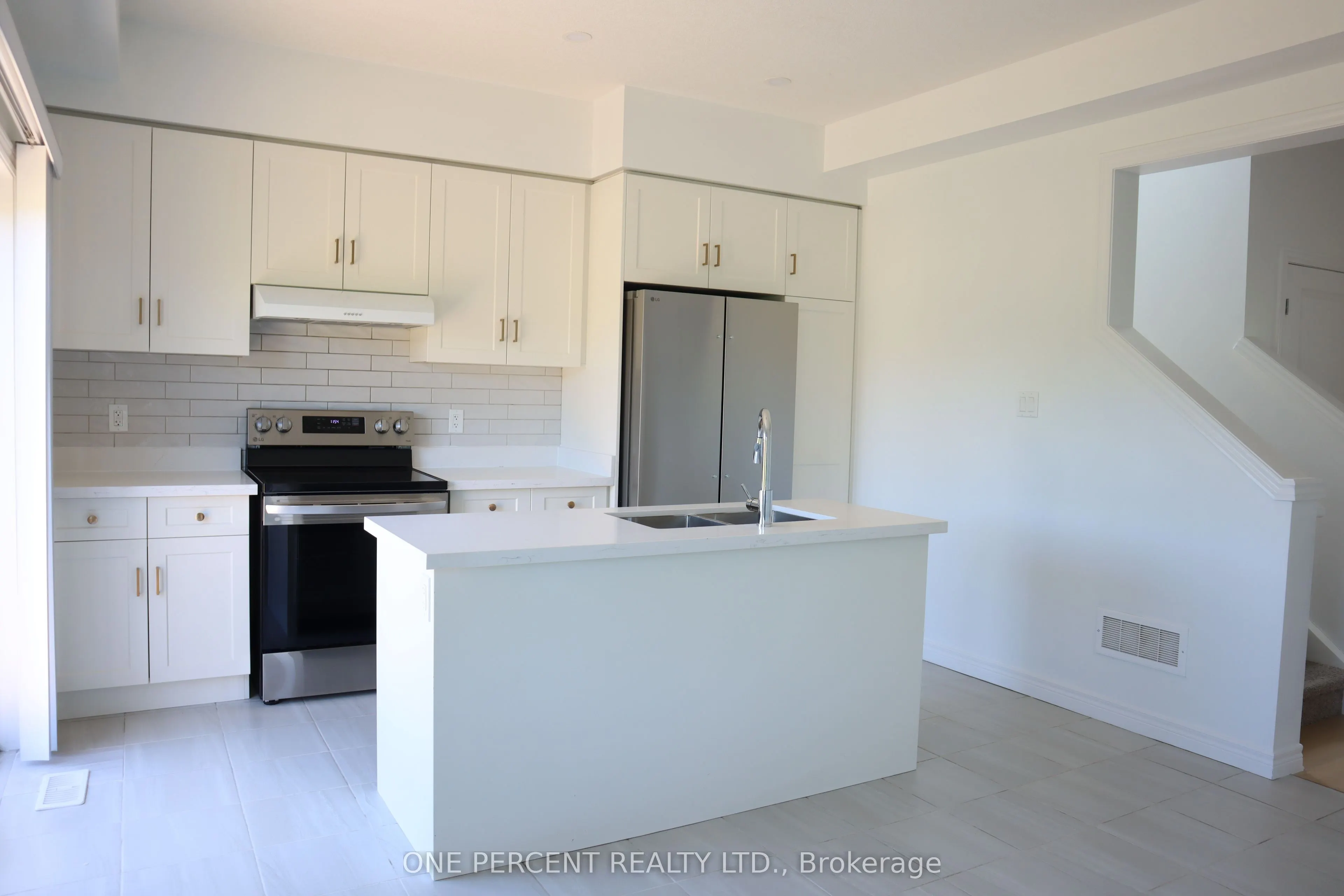 15 Sora Lane #28
