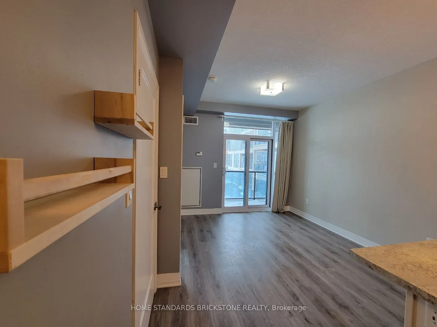 10 Concord Place #323