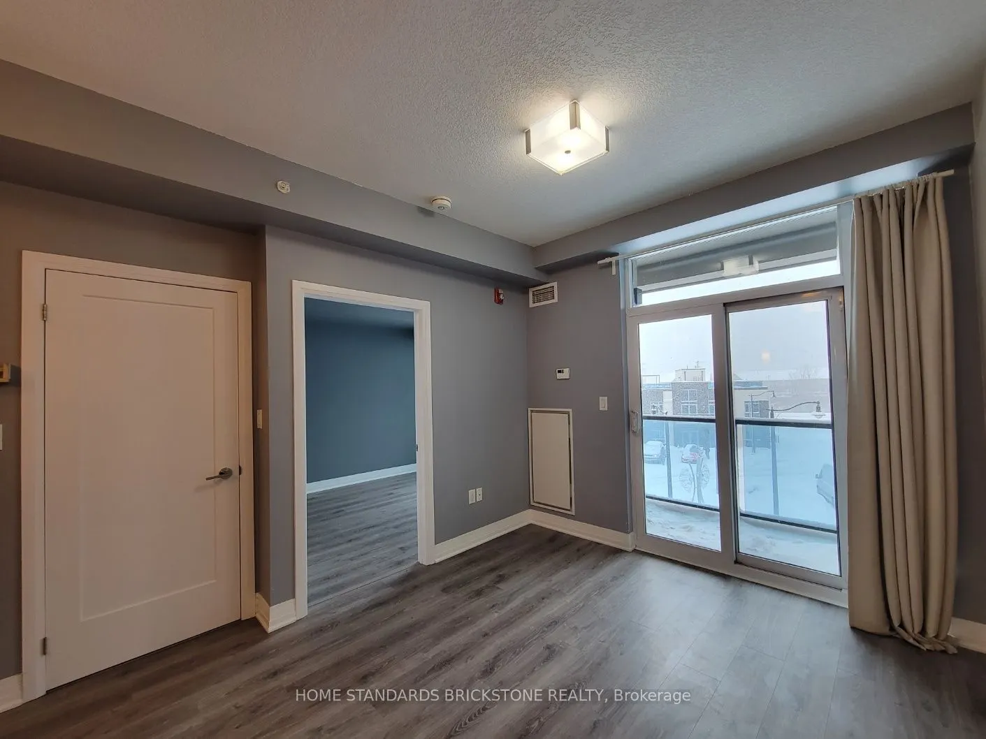 10 Concord Place #323