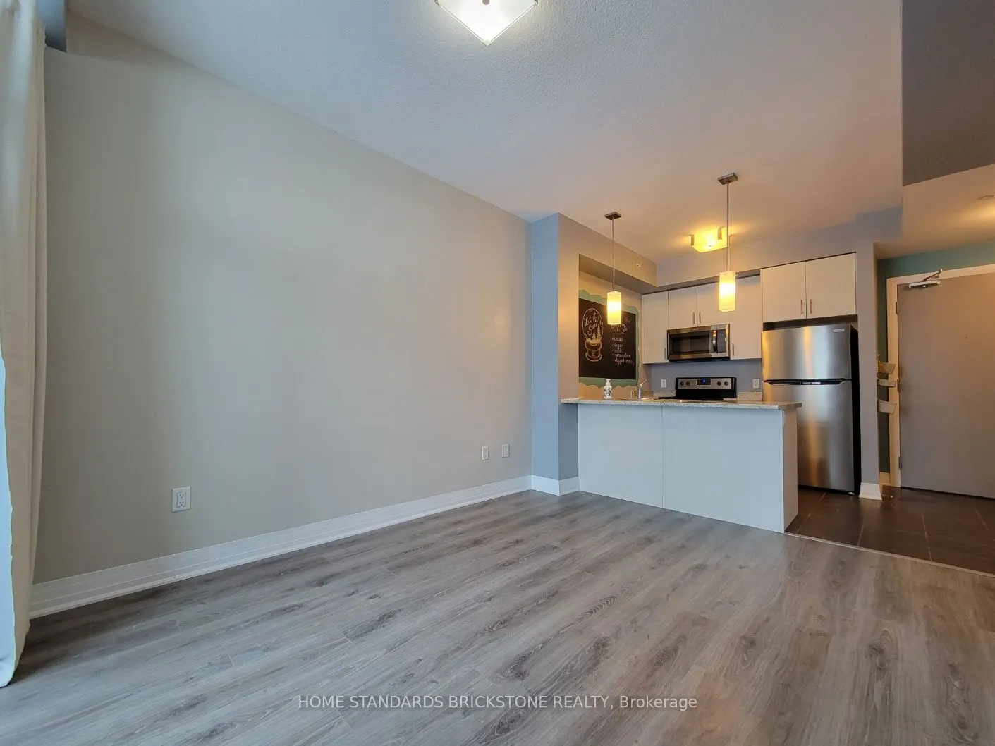 10 Concord Place #323