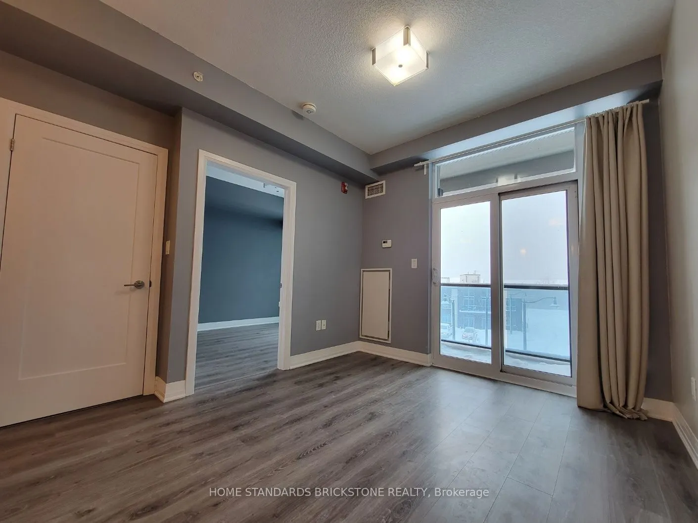 10 Concord Place #323