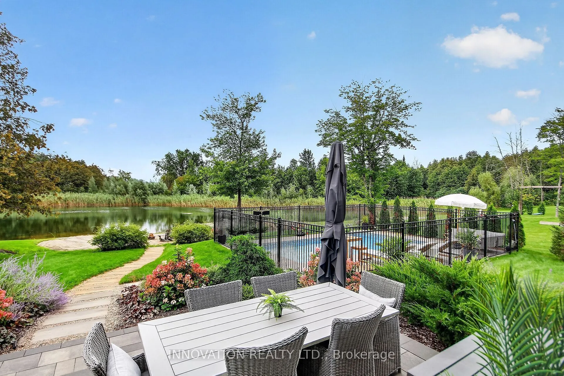 1810 Cedarlakes Way