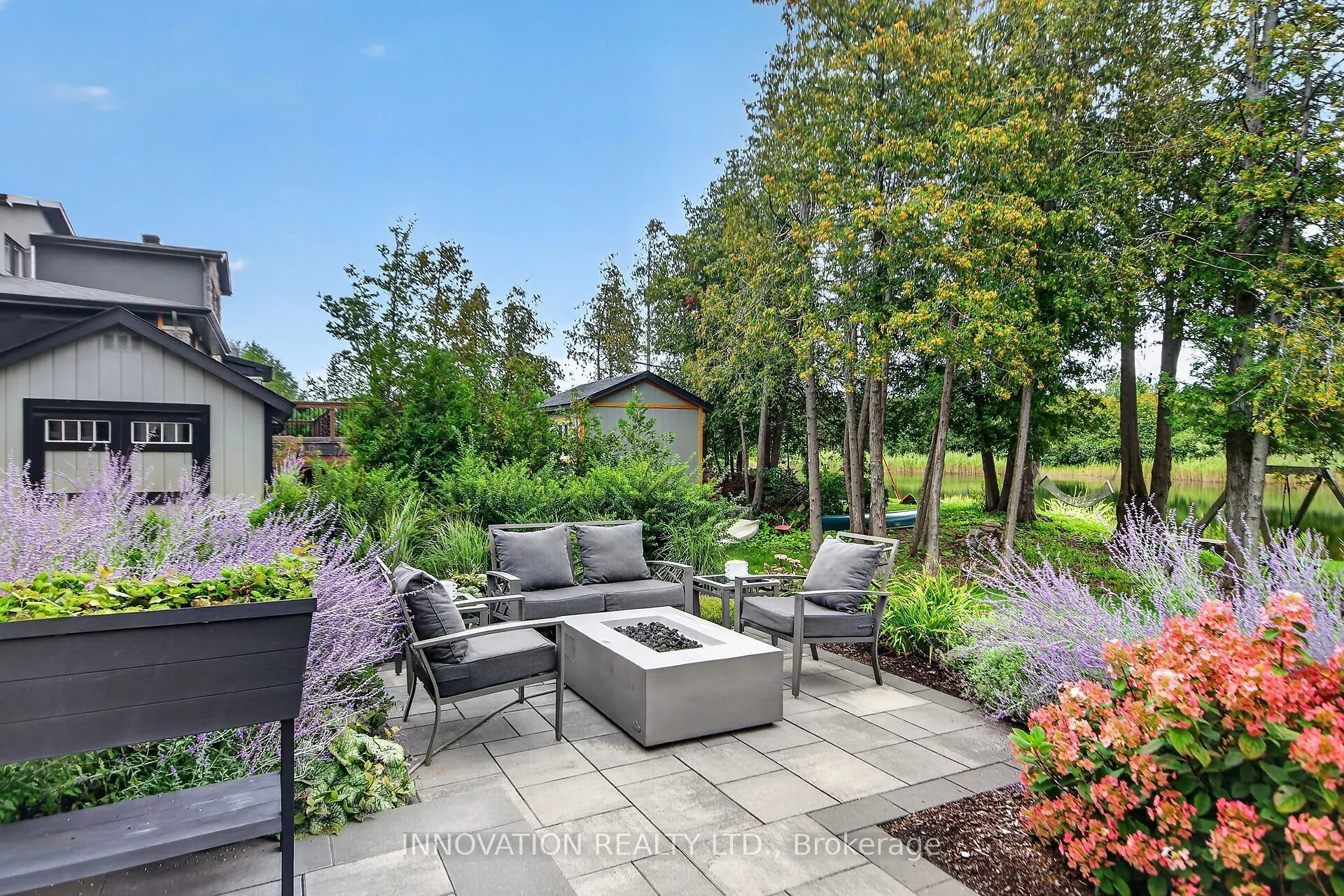 1810 Cedarlakes Way