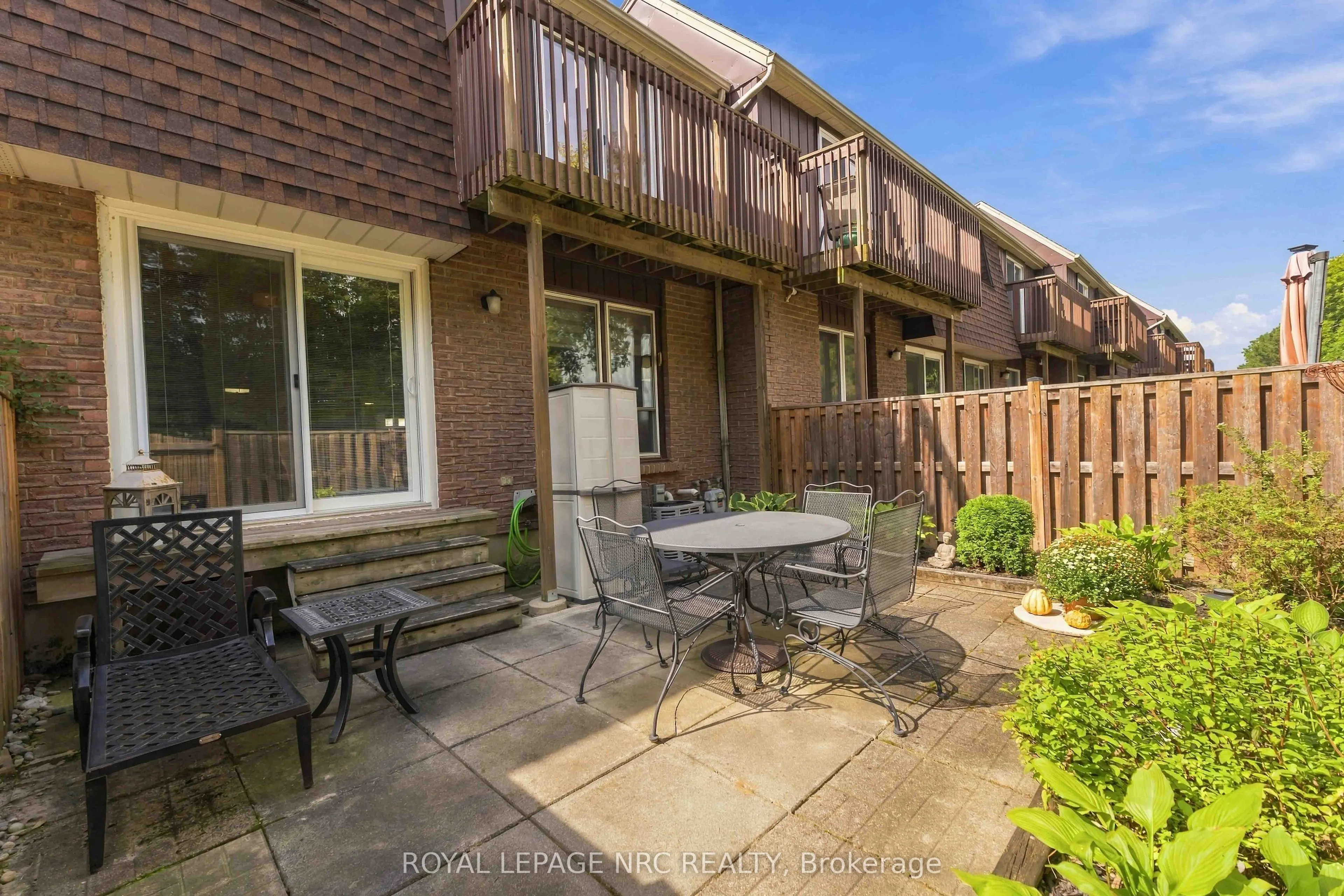 122 Lakeshore Road #43