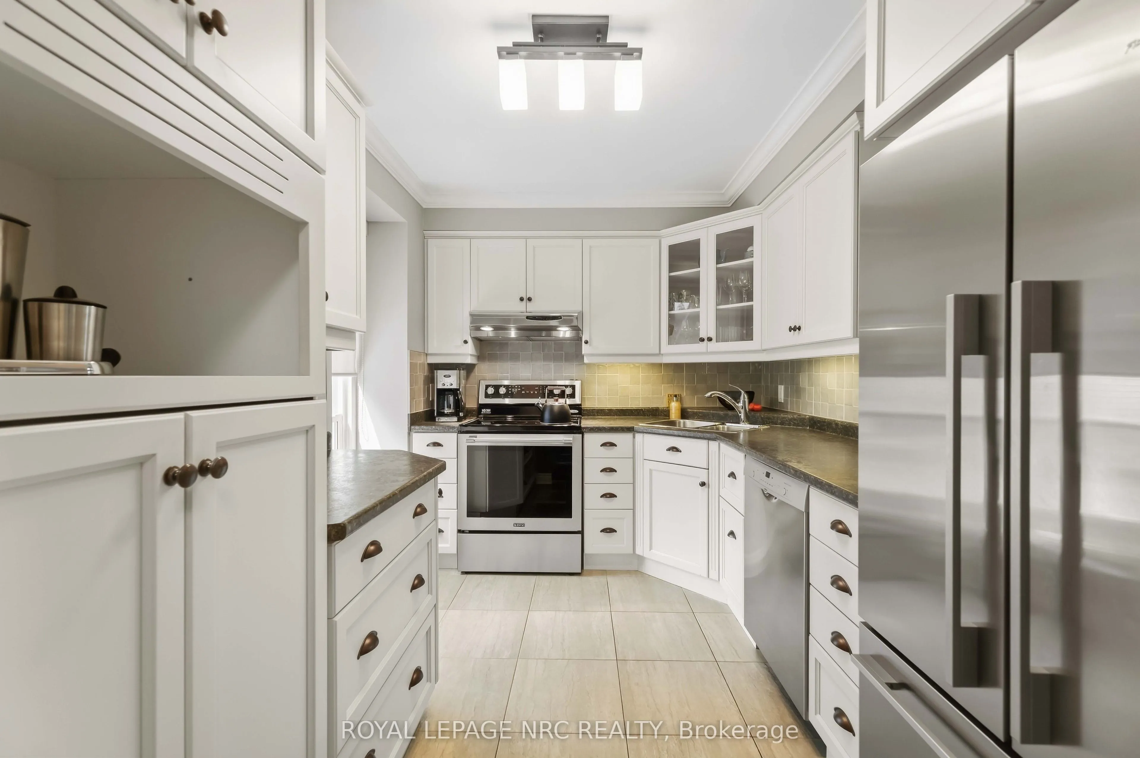 122 Lakeshore Road #43