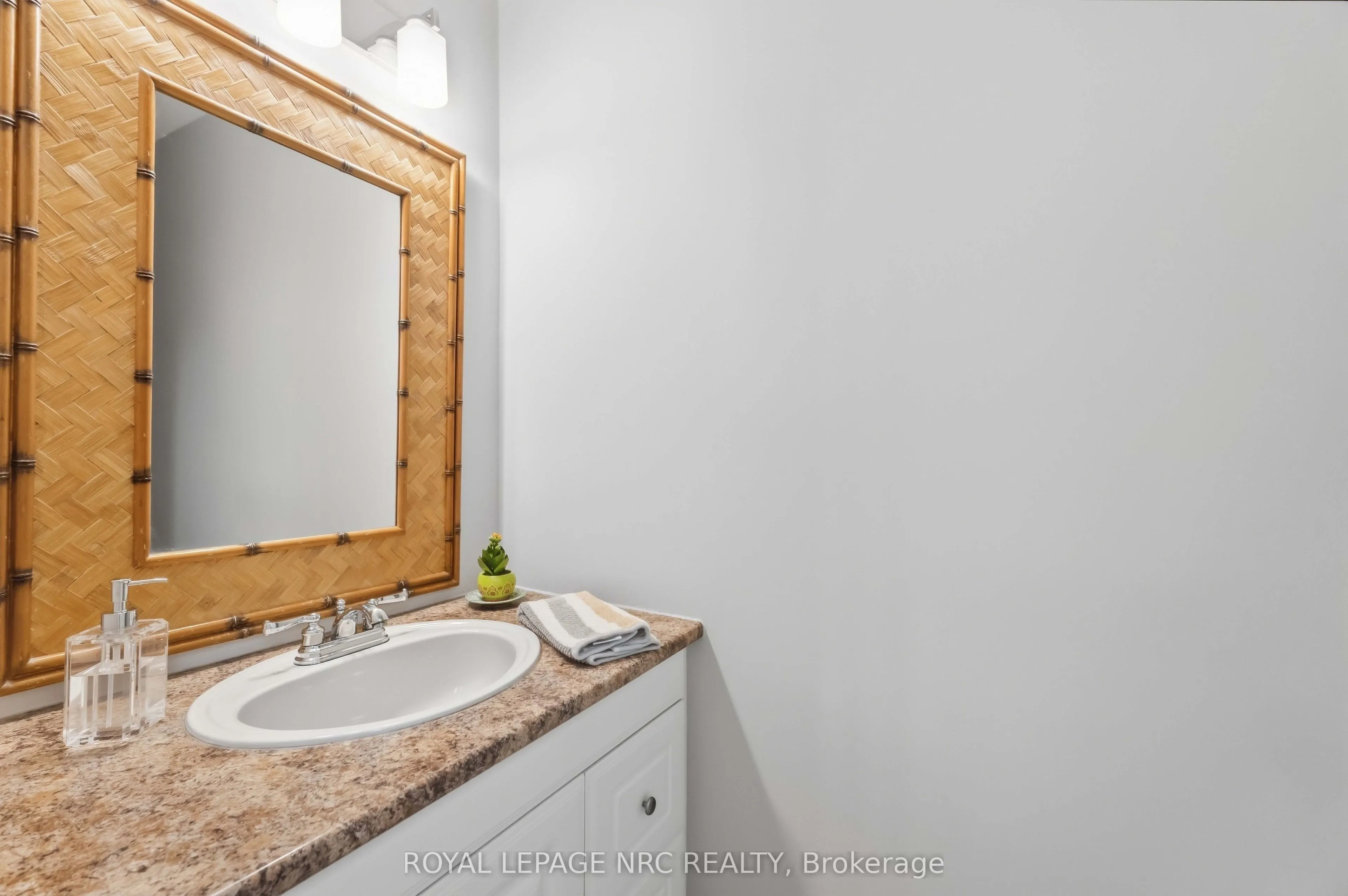 122 Lakeshore Road #43