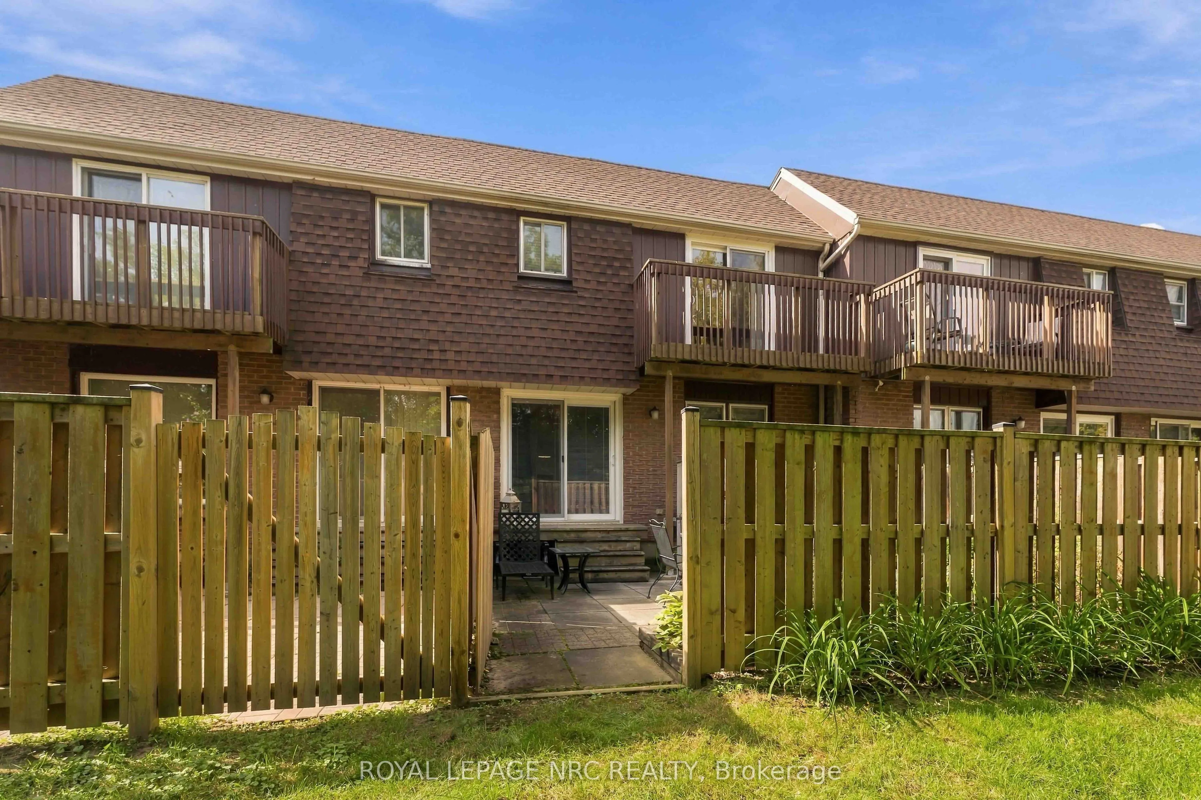 122 Lakeshore Road #43