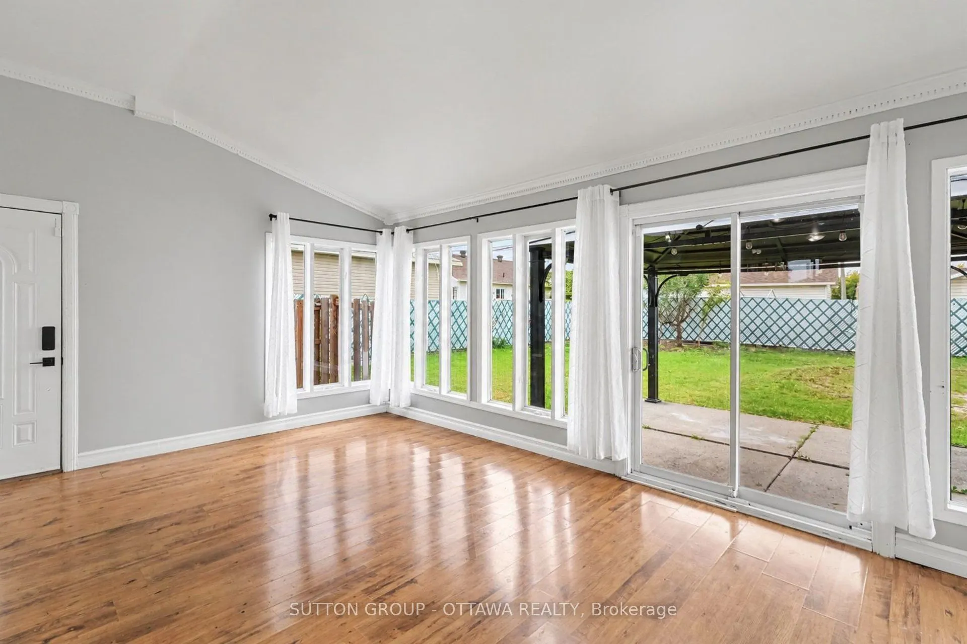 678 Rejane Crescent