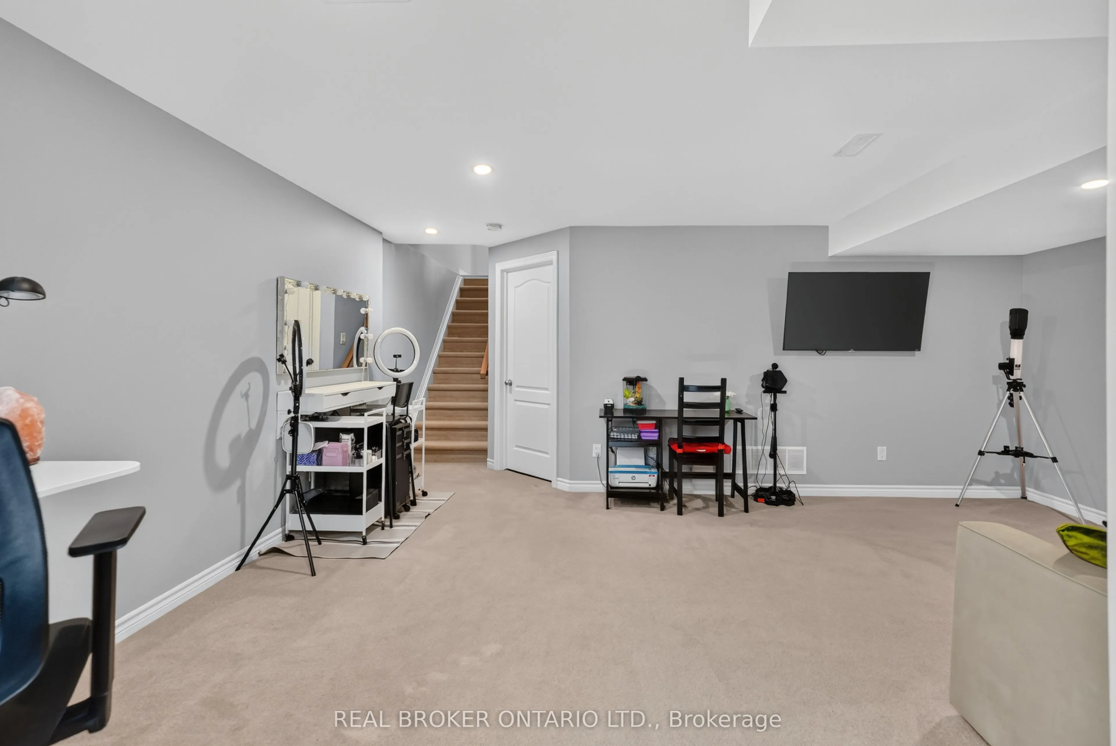 609 Egret Way