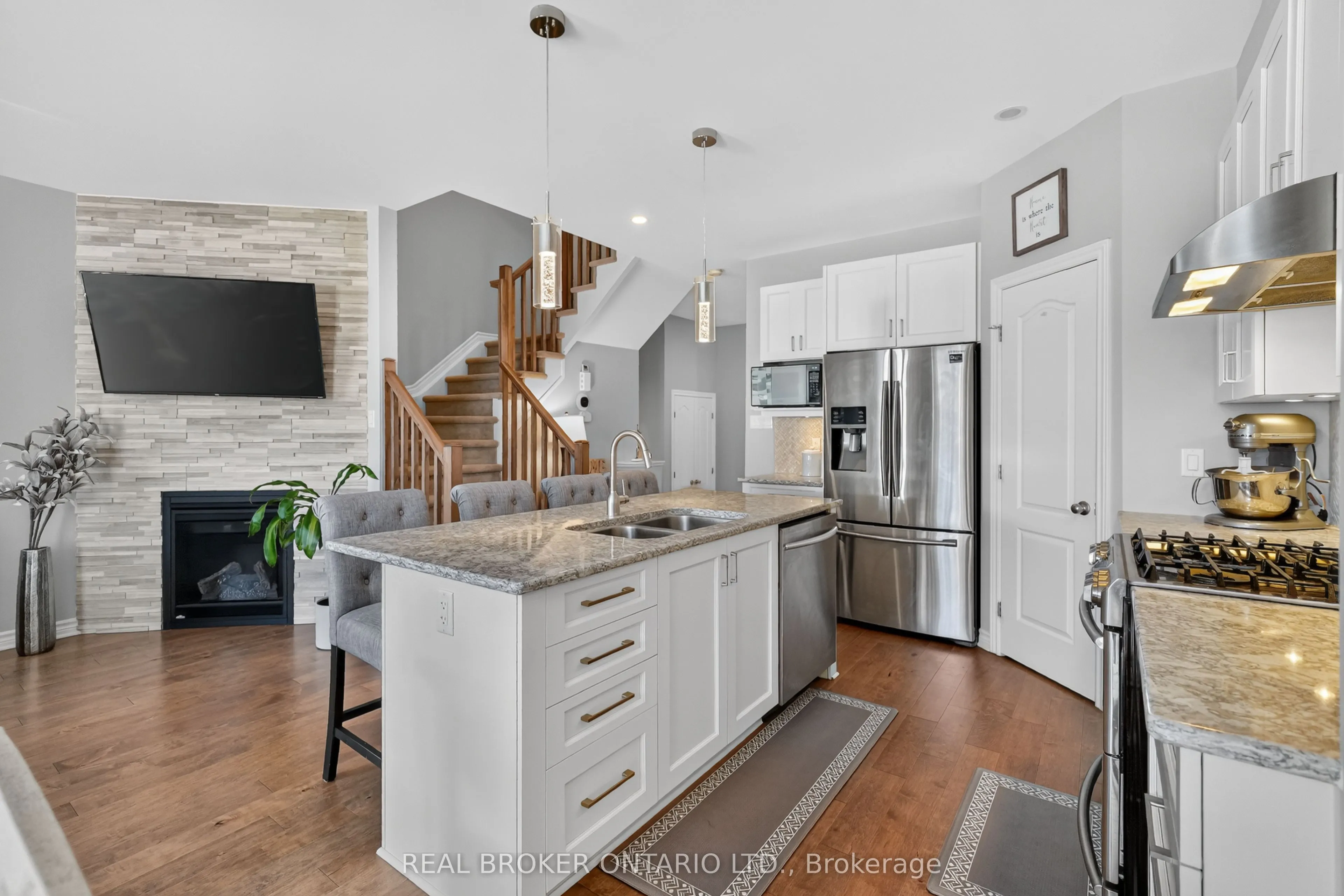 609 Egret Way