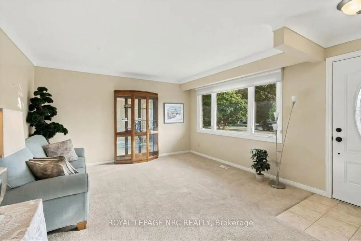 13 Hardwood Grove