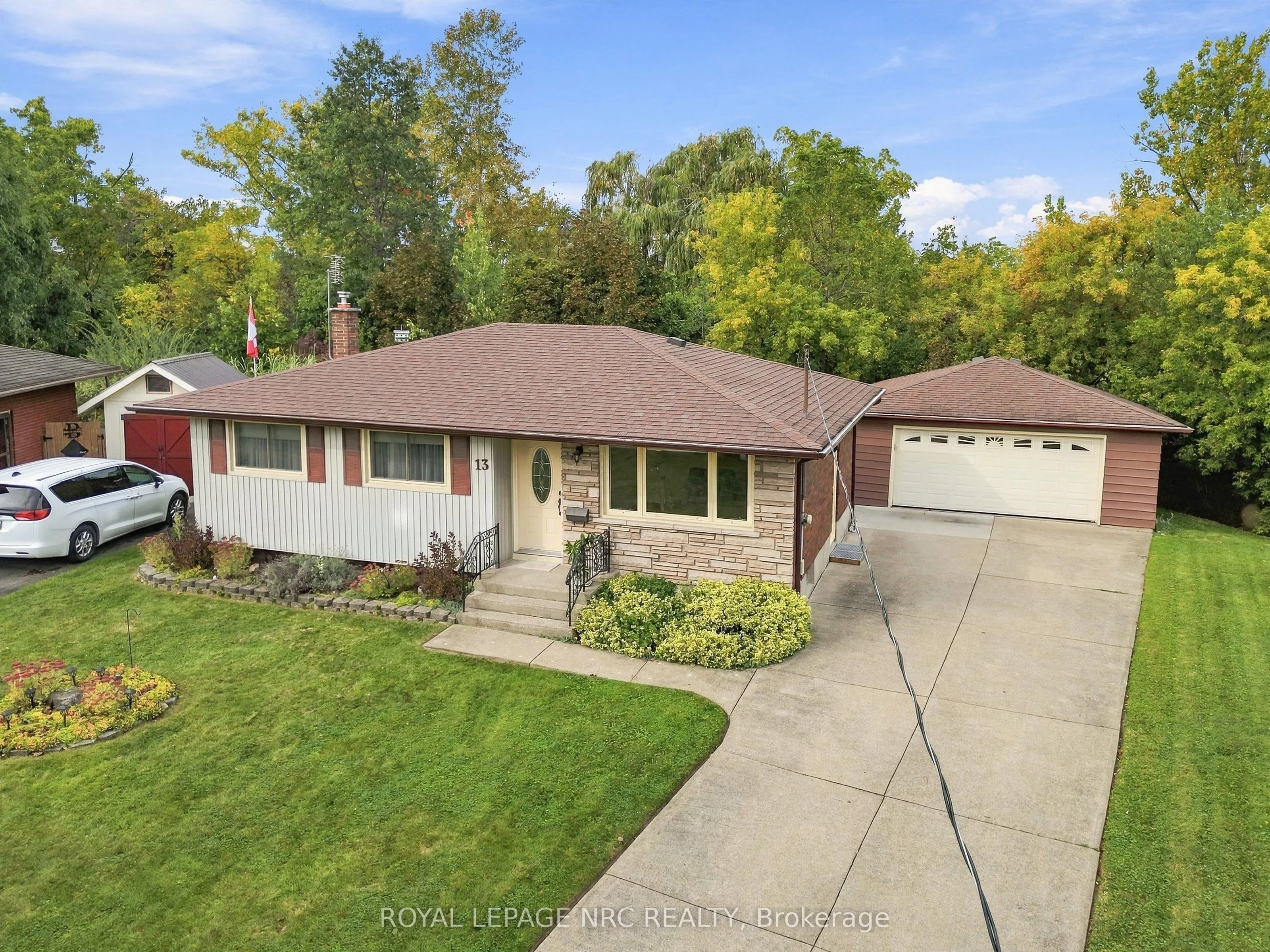13 Hardwood Grove