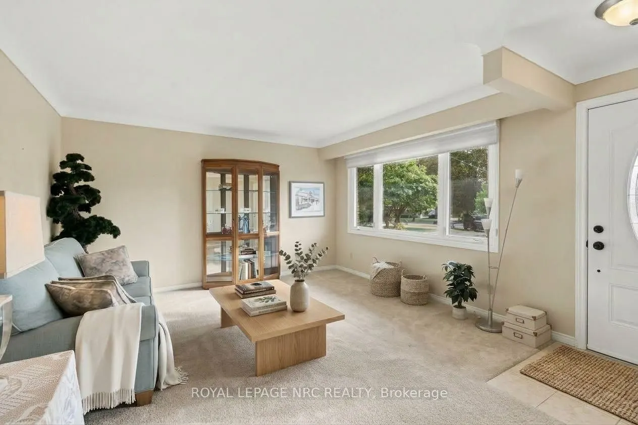 13 Hardwood Grove