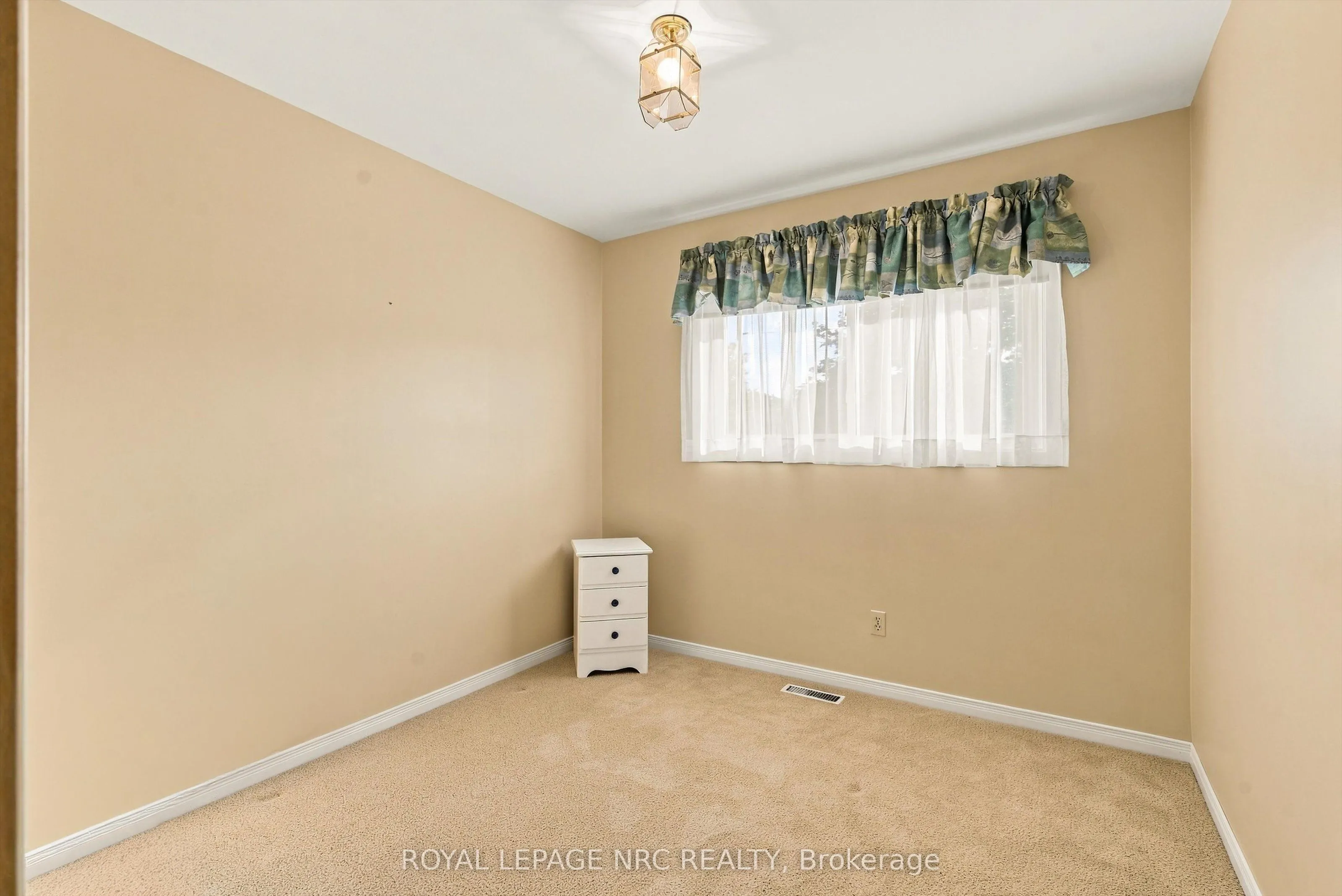 13 Hardwood Grove
