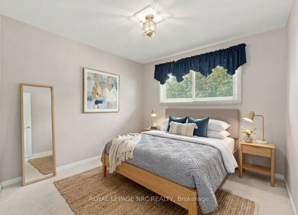 13 Hardwood Grove