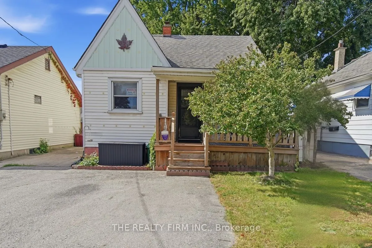 211 Highbury Avenue N
