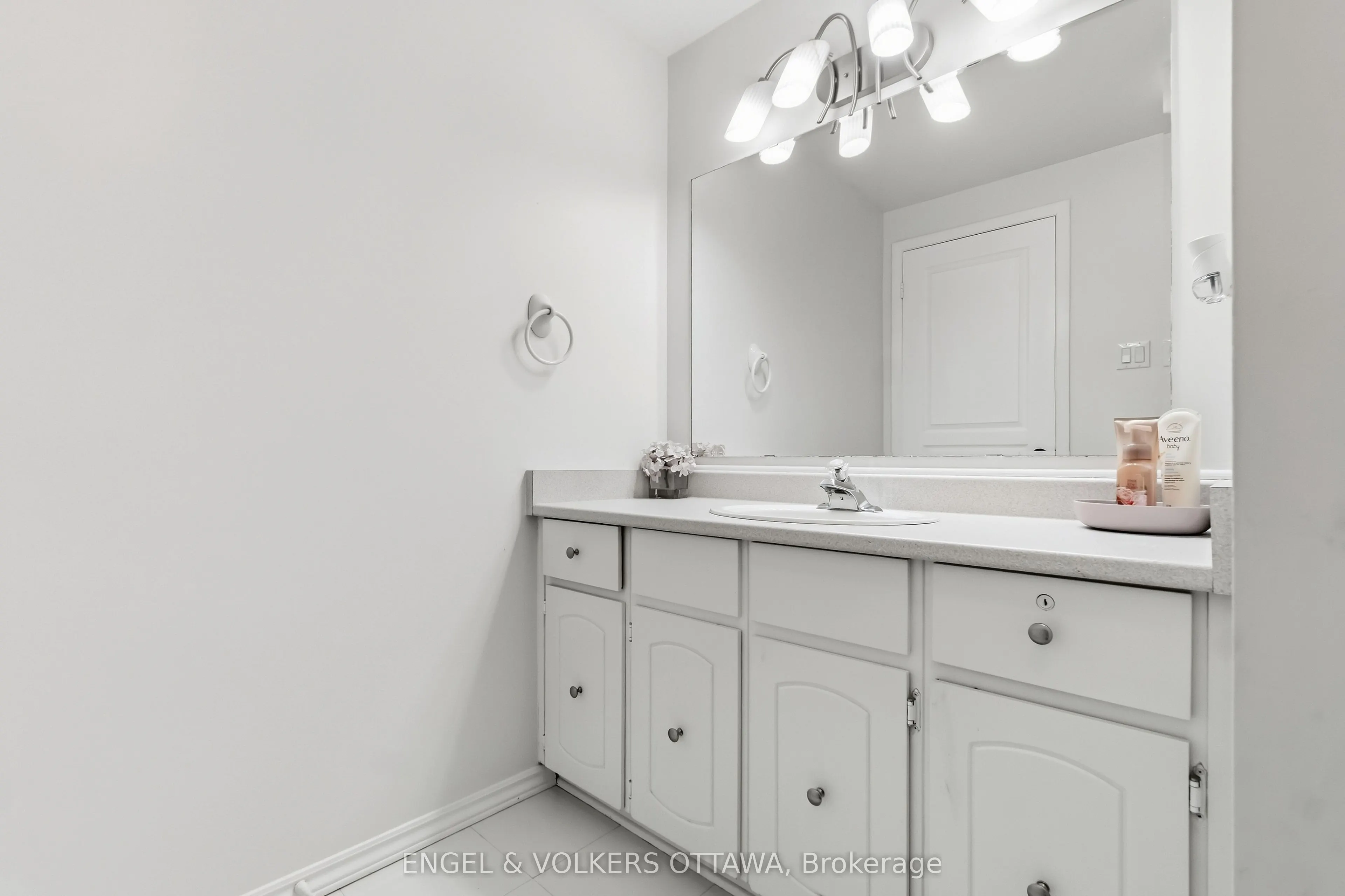 2 Bertona Street #18