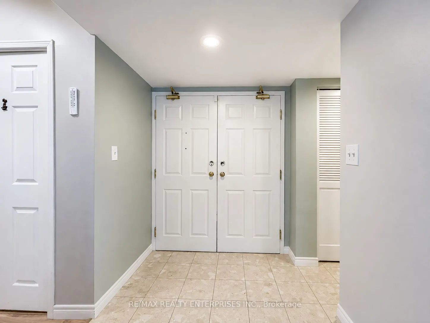 3267 King Street E #105