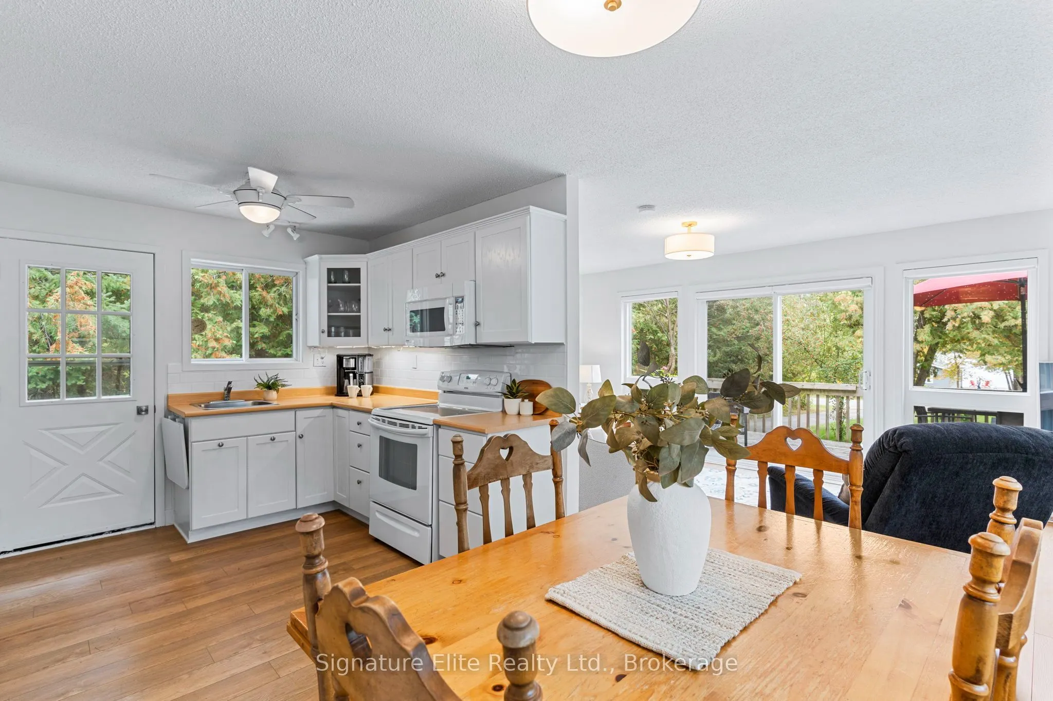 985 North Bay Drive