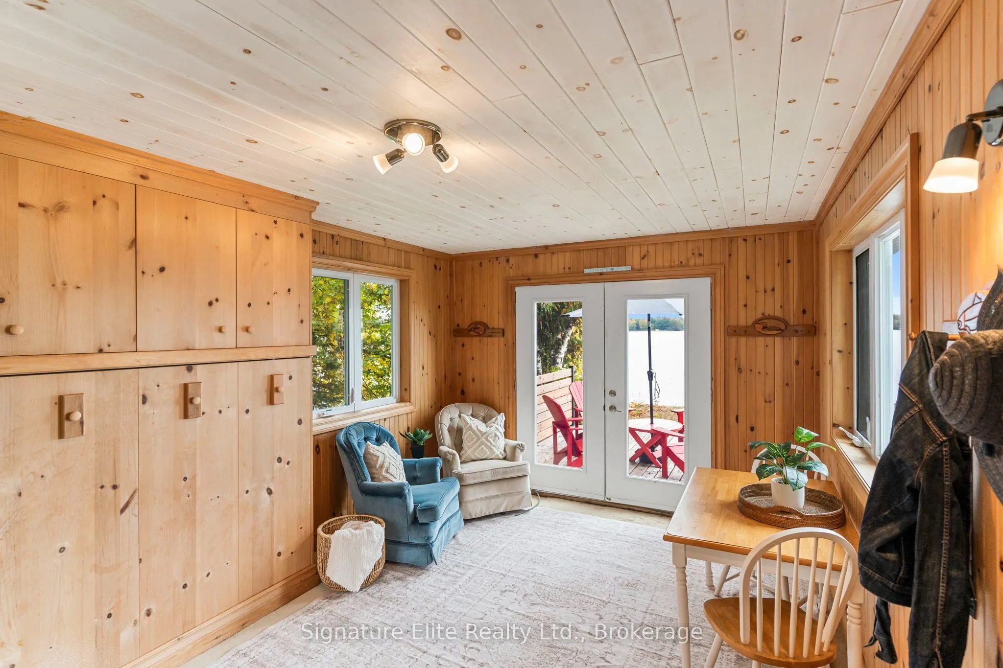 985 North Bay Drive