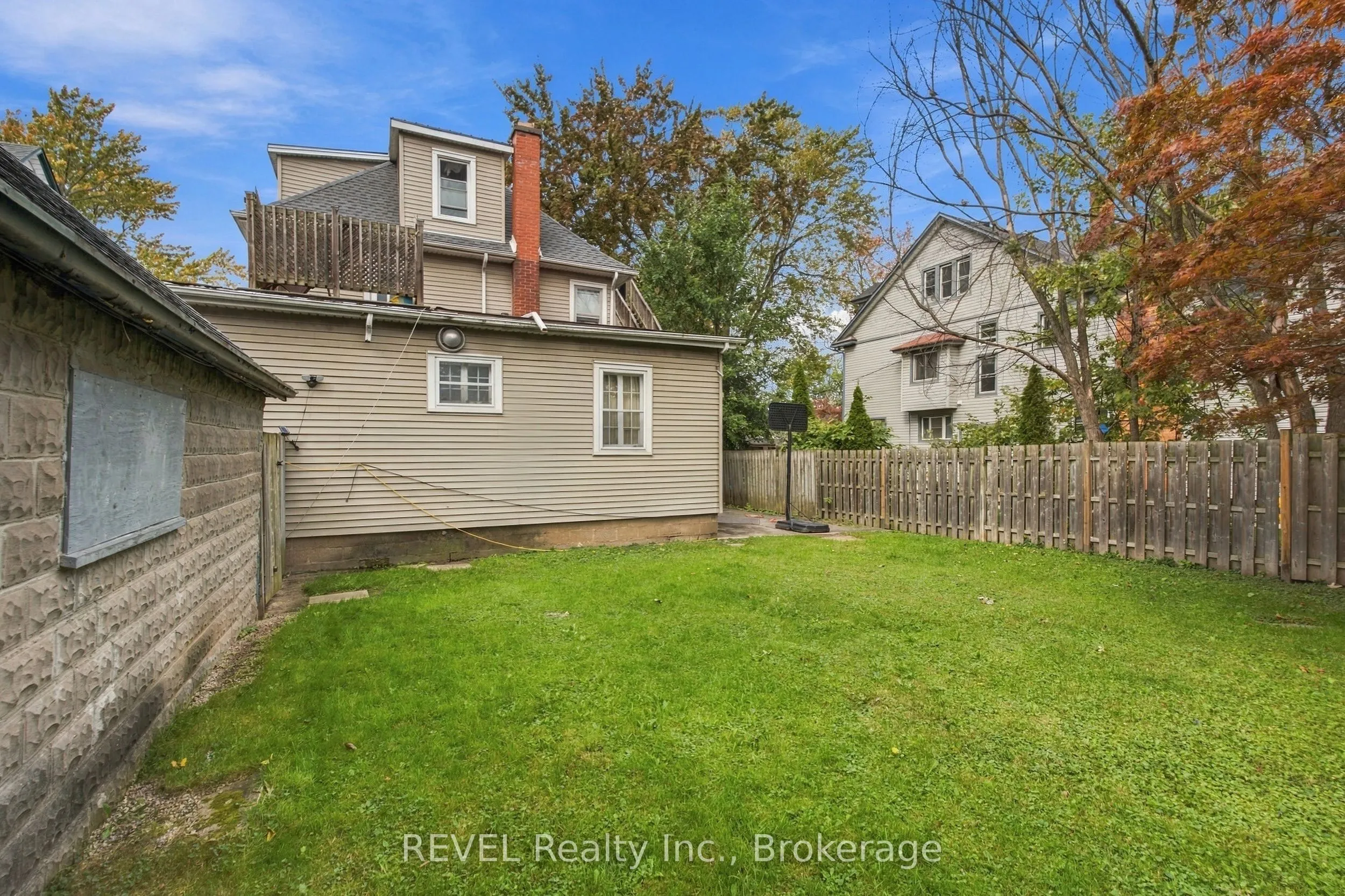 132 Hellems Avenue