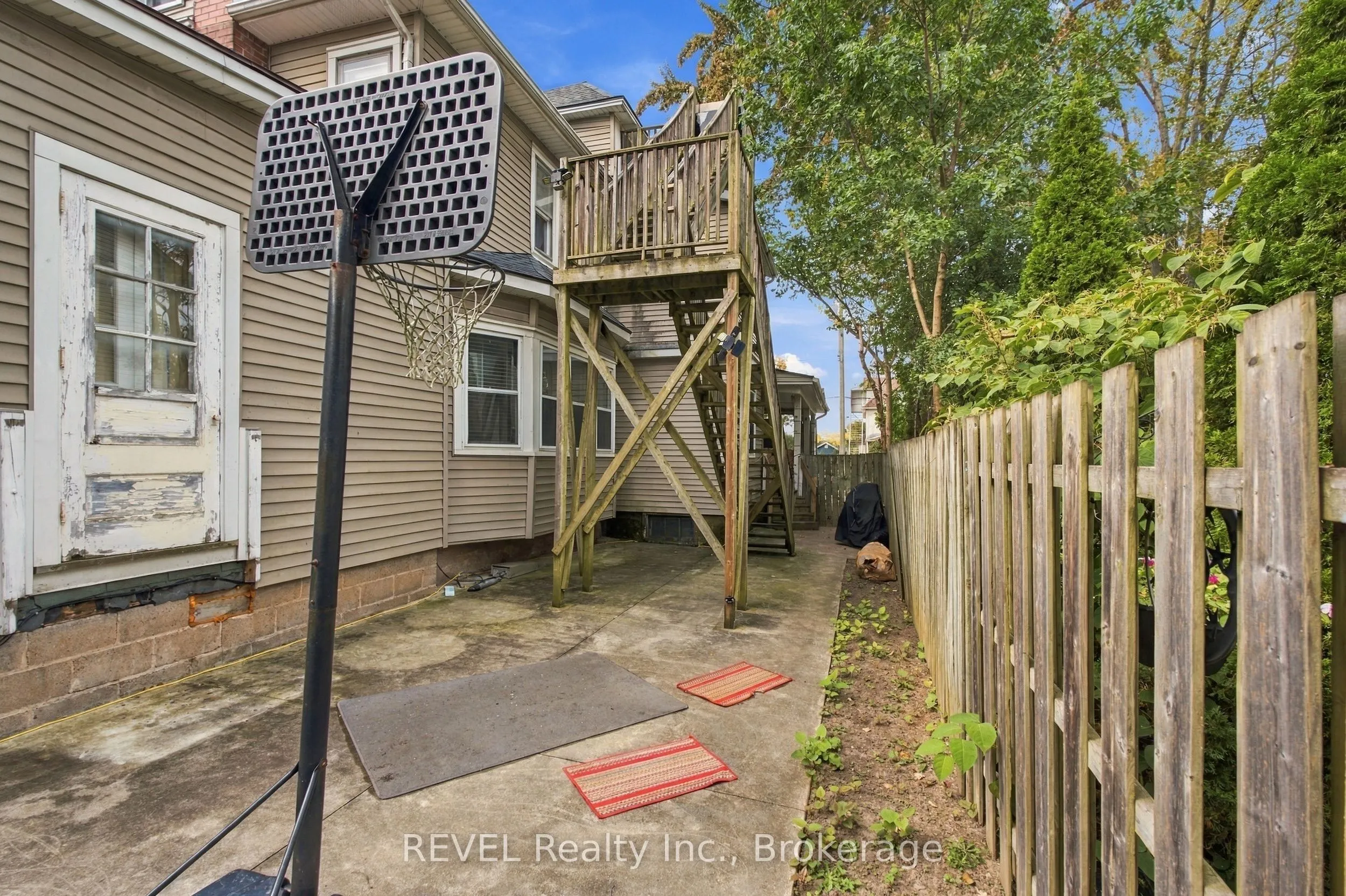 132 Hellems Avenue