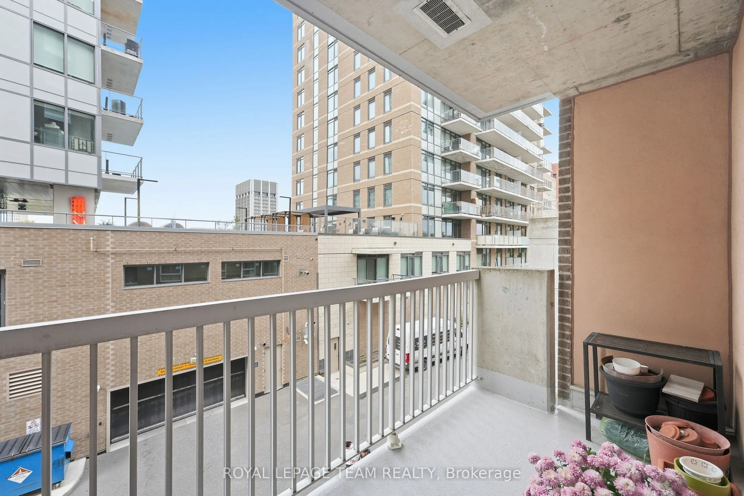 110 Forward Avenue #304