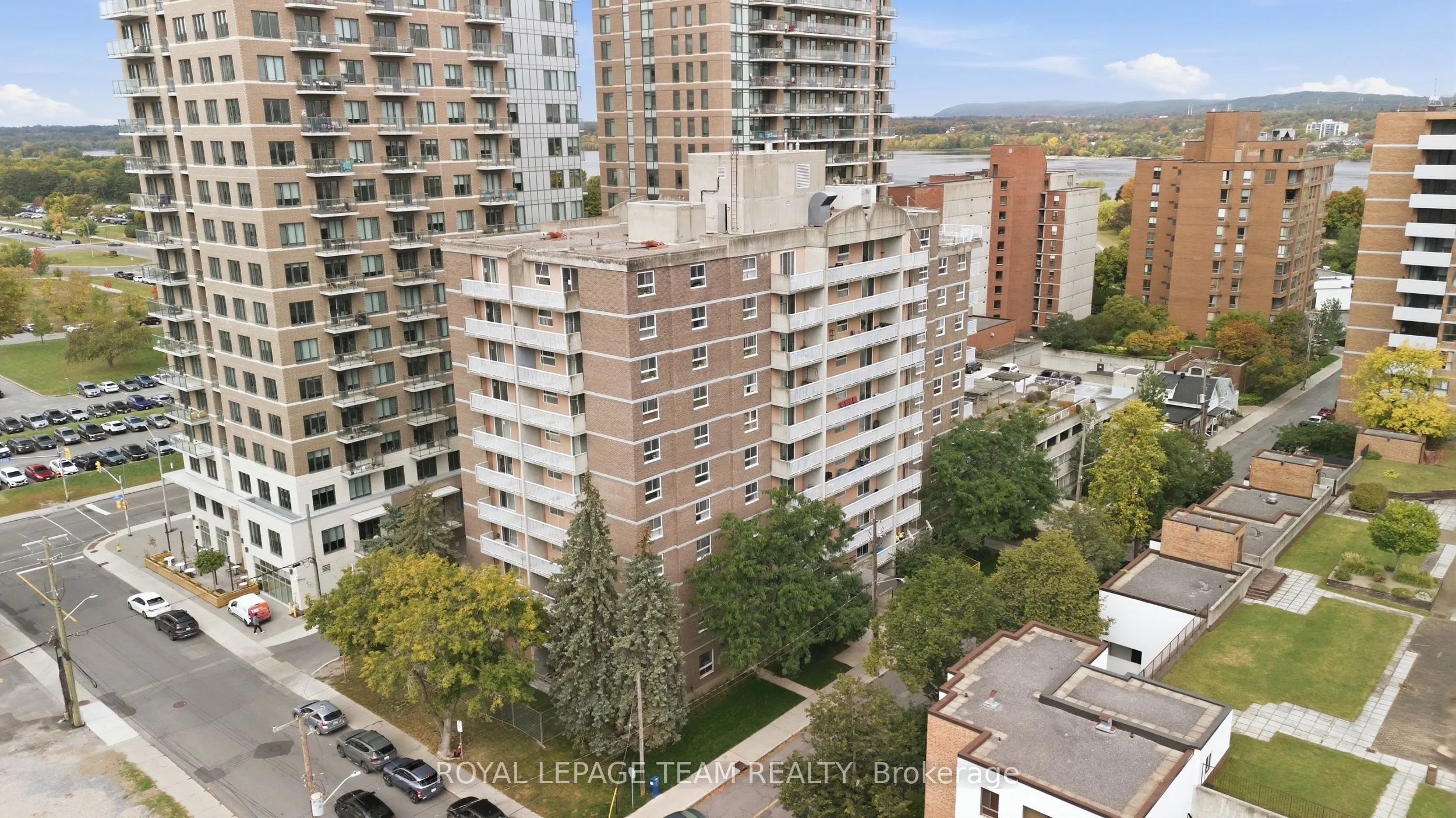 110 Forward Avenue #304