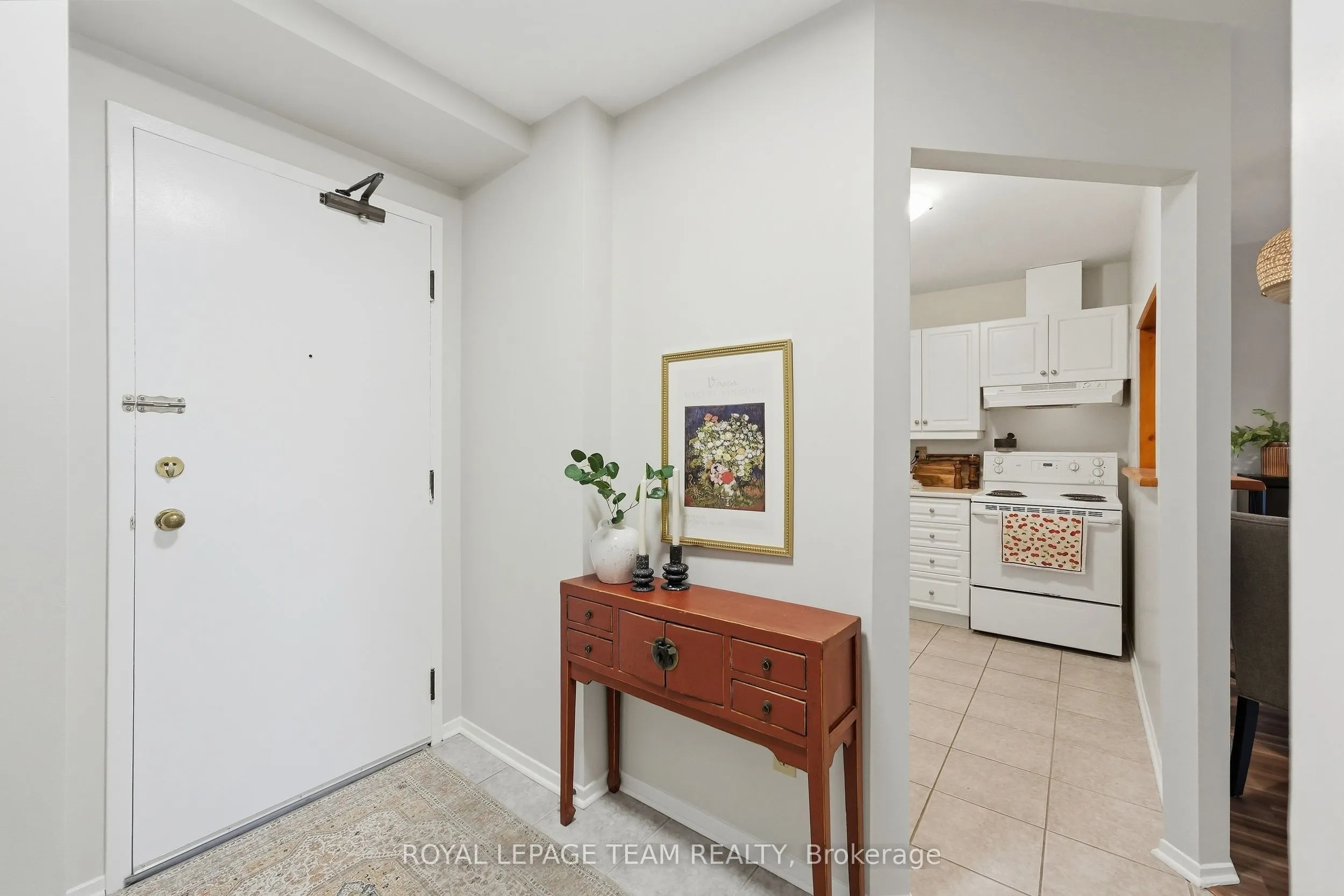 110 Forward Avenue #304