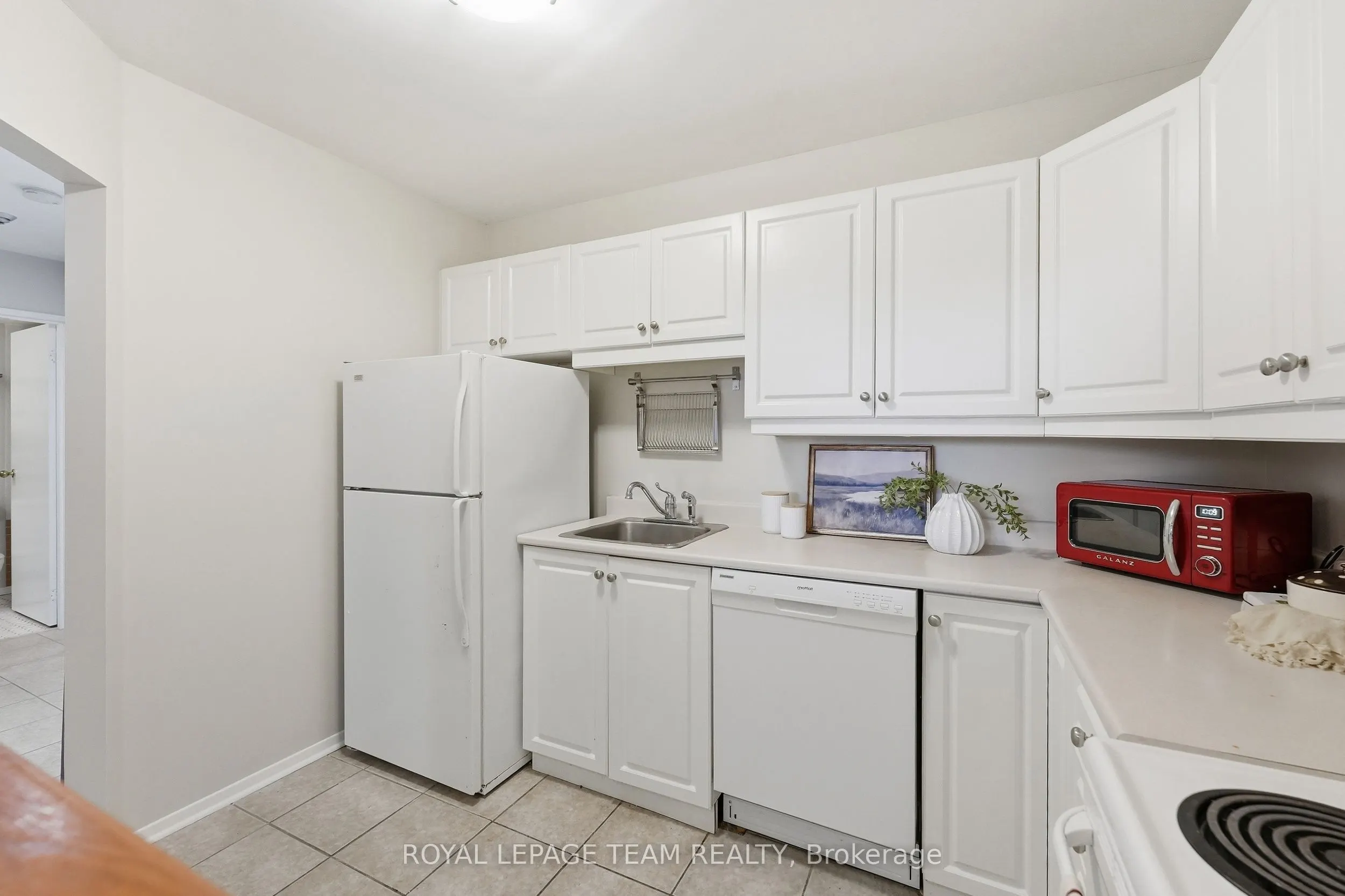110 Forward Avenue #304