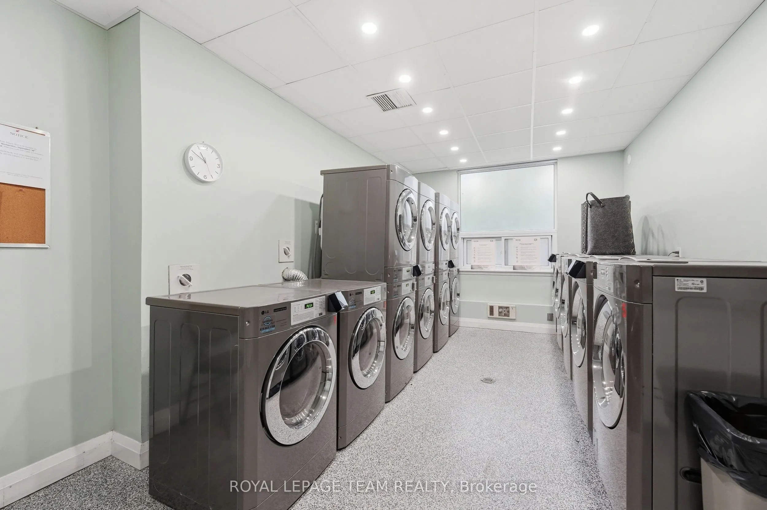 110 Forward Avenue #304