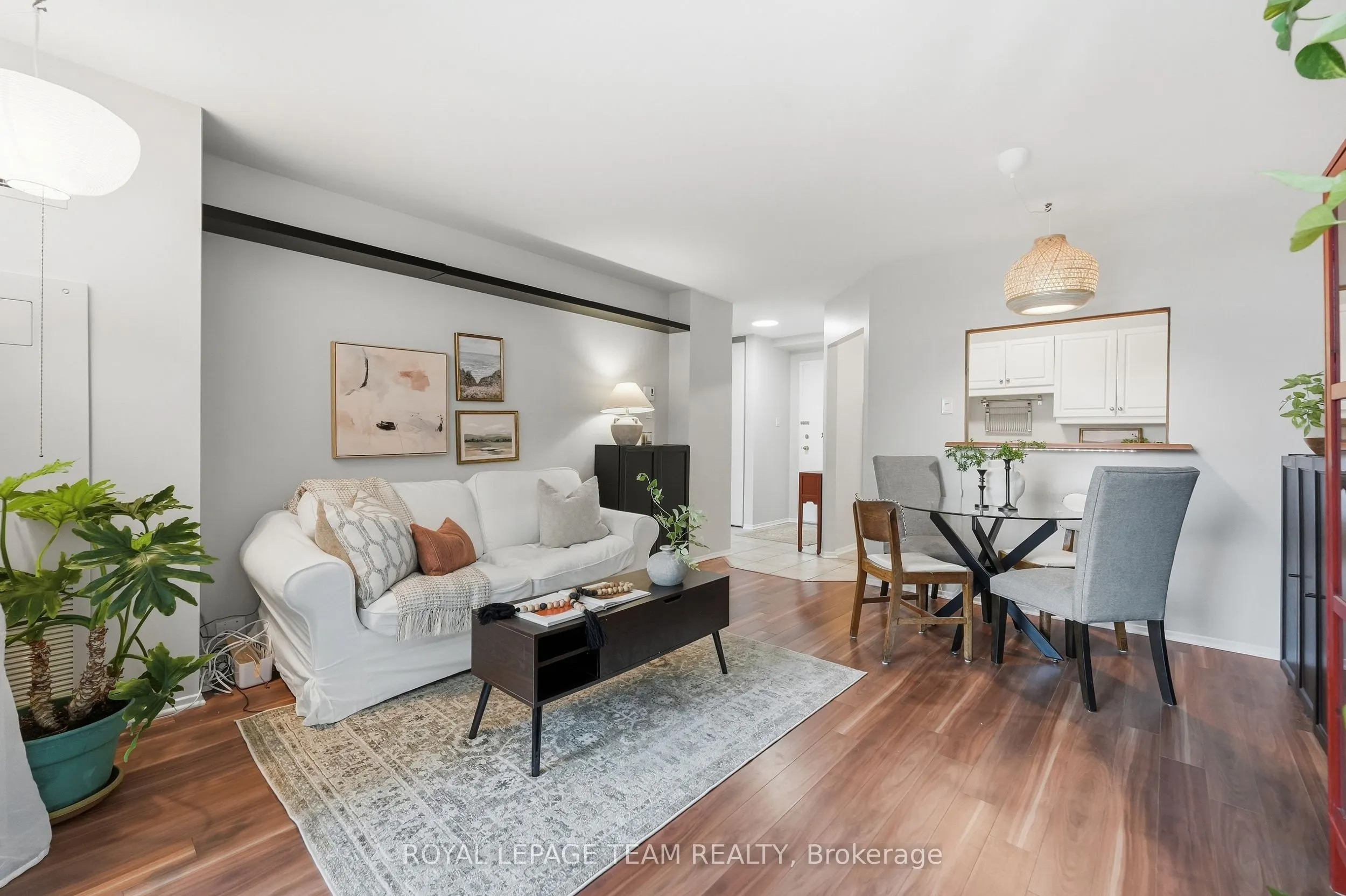 110 Forward Avenue #304