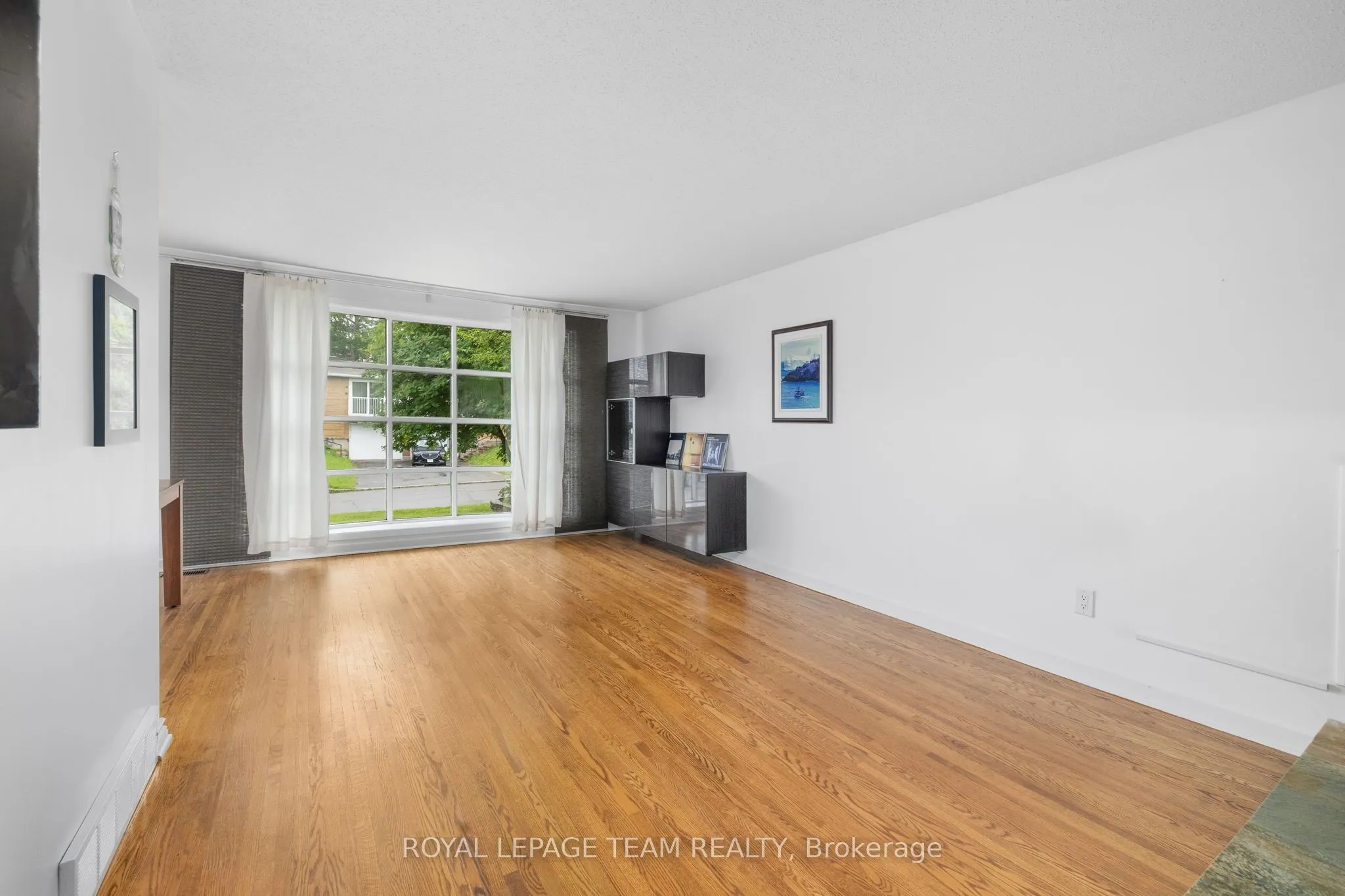 40 Woodmount Crescent