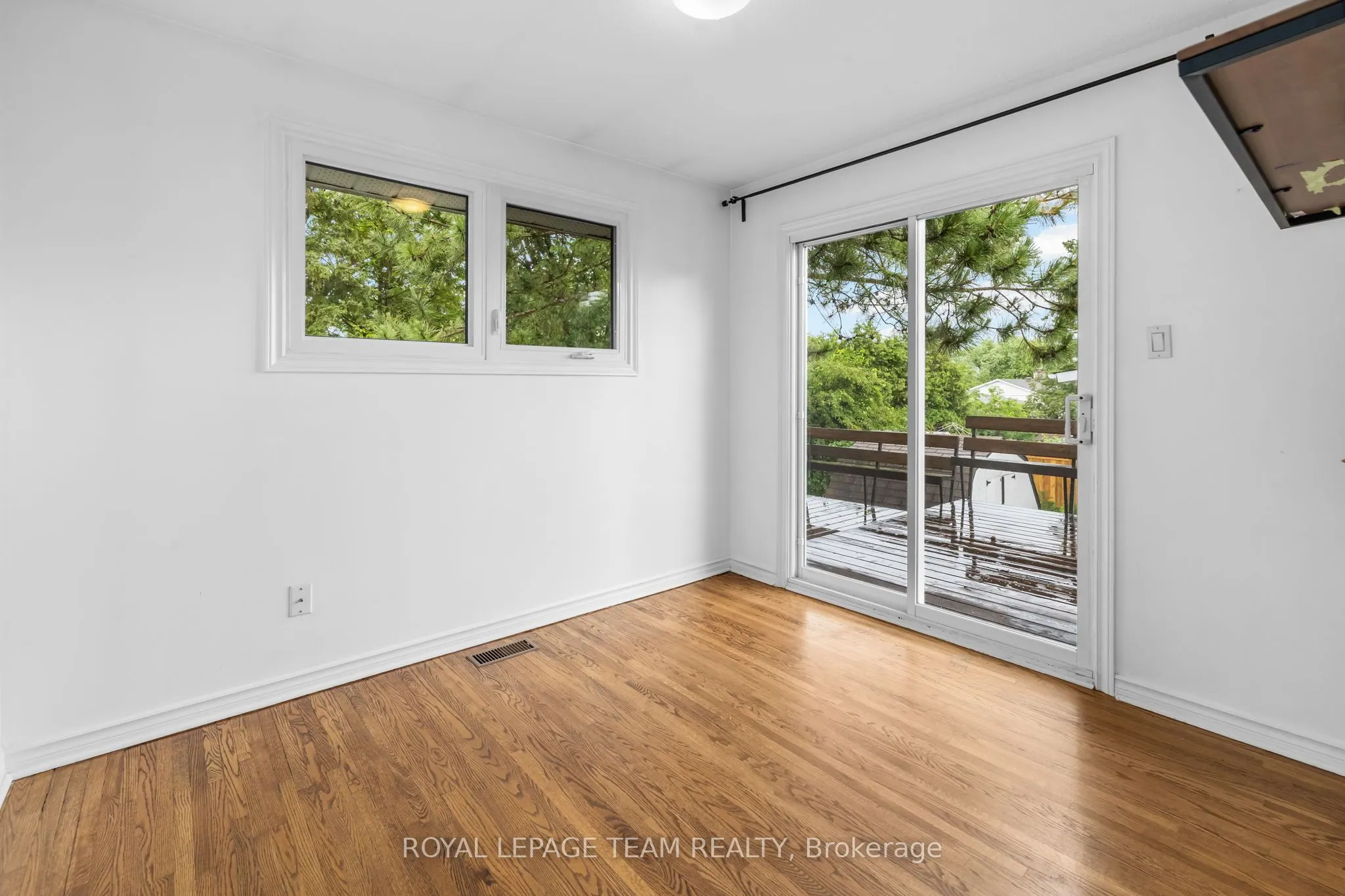 40 Woodmount Crescent