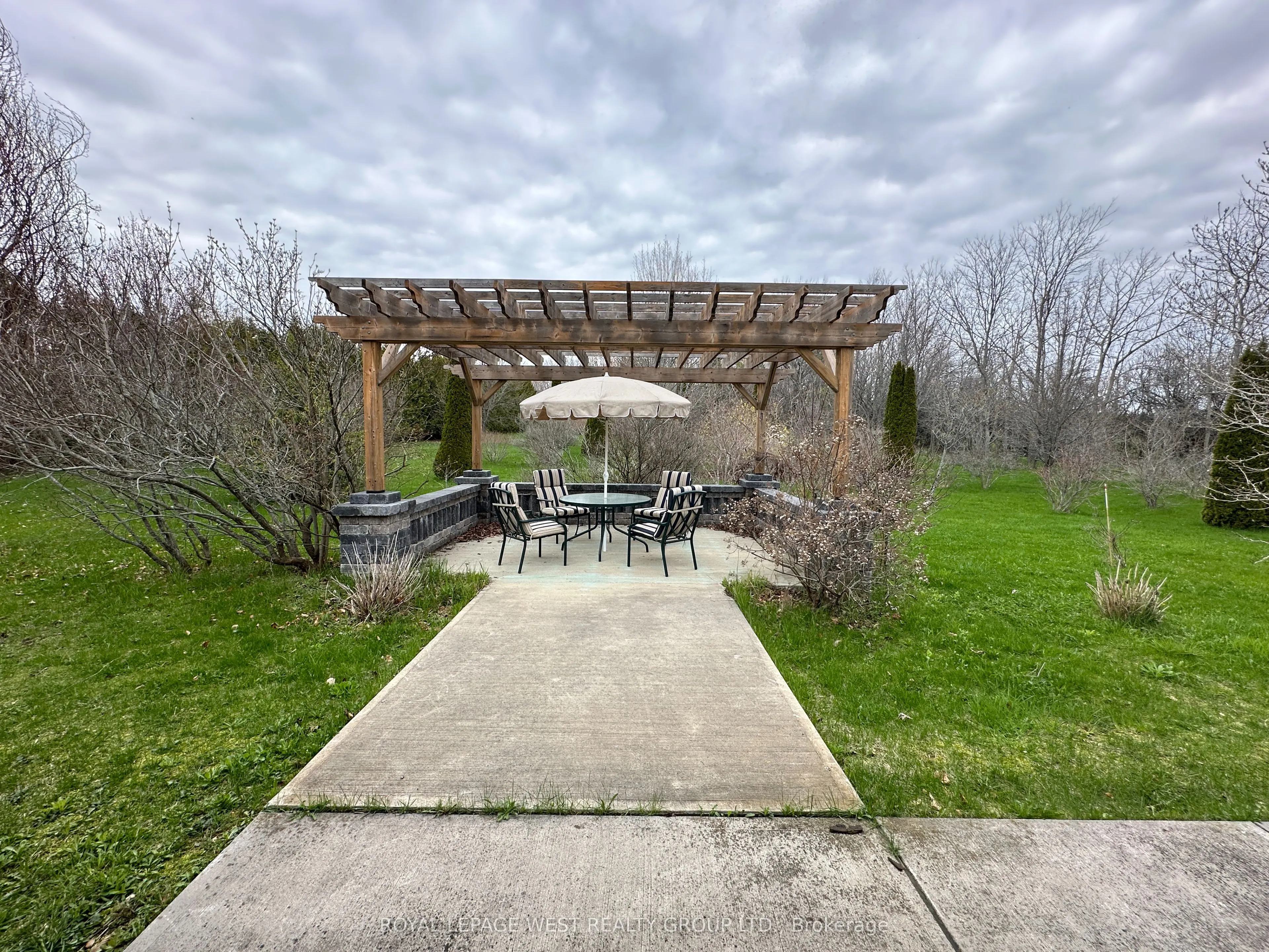 107 Nawautin Drive S