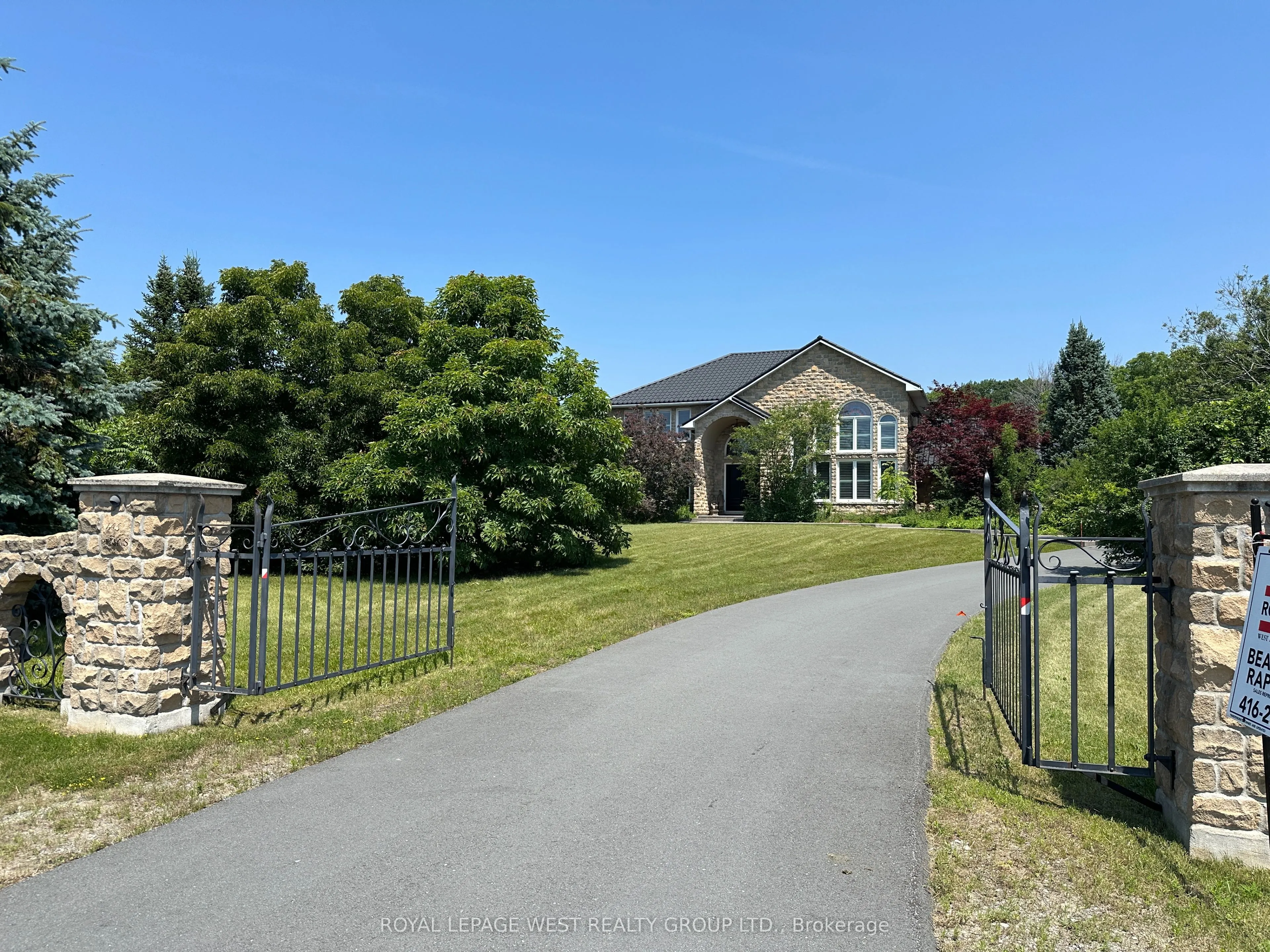 107 Nawautin Drive S