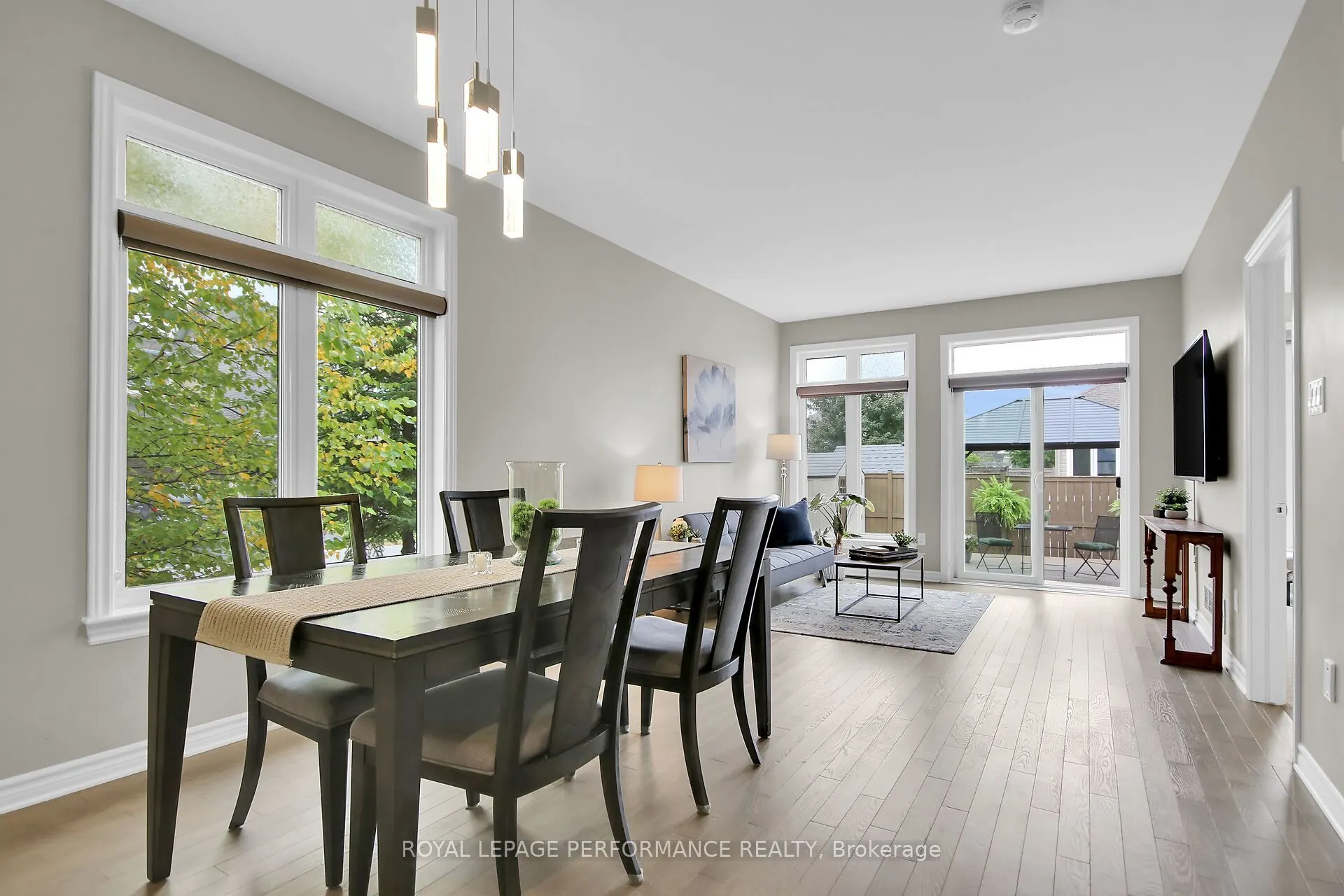 522 Silverbell Crescent
