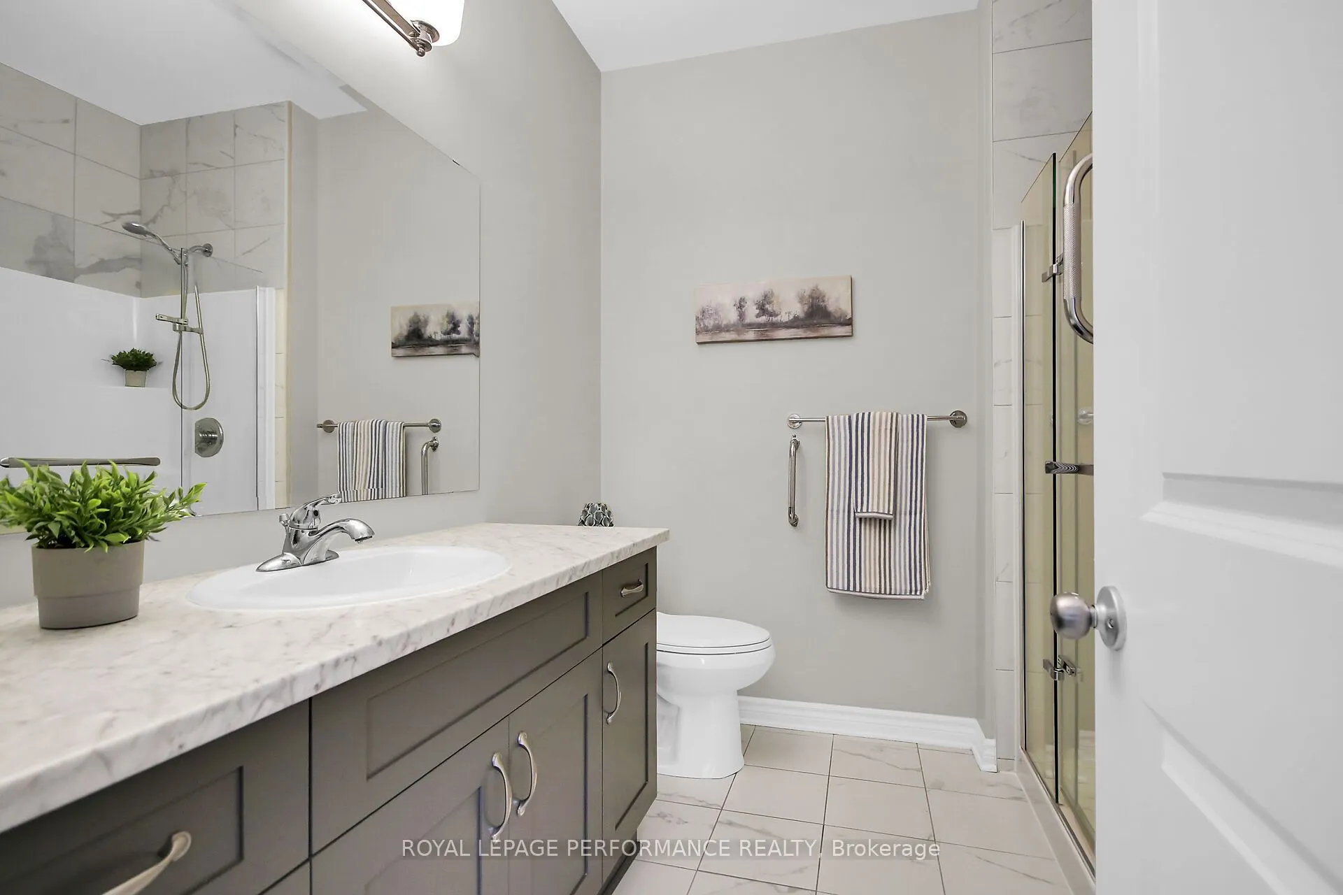 522 Silverbell Crescent