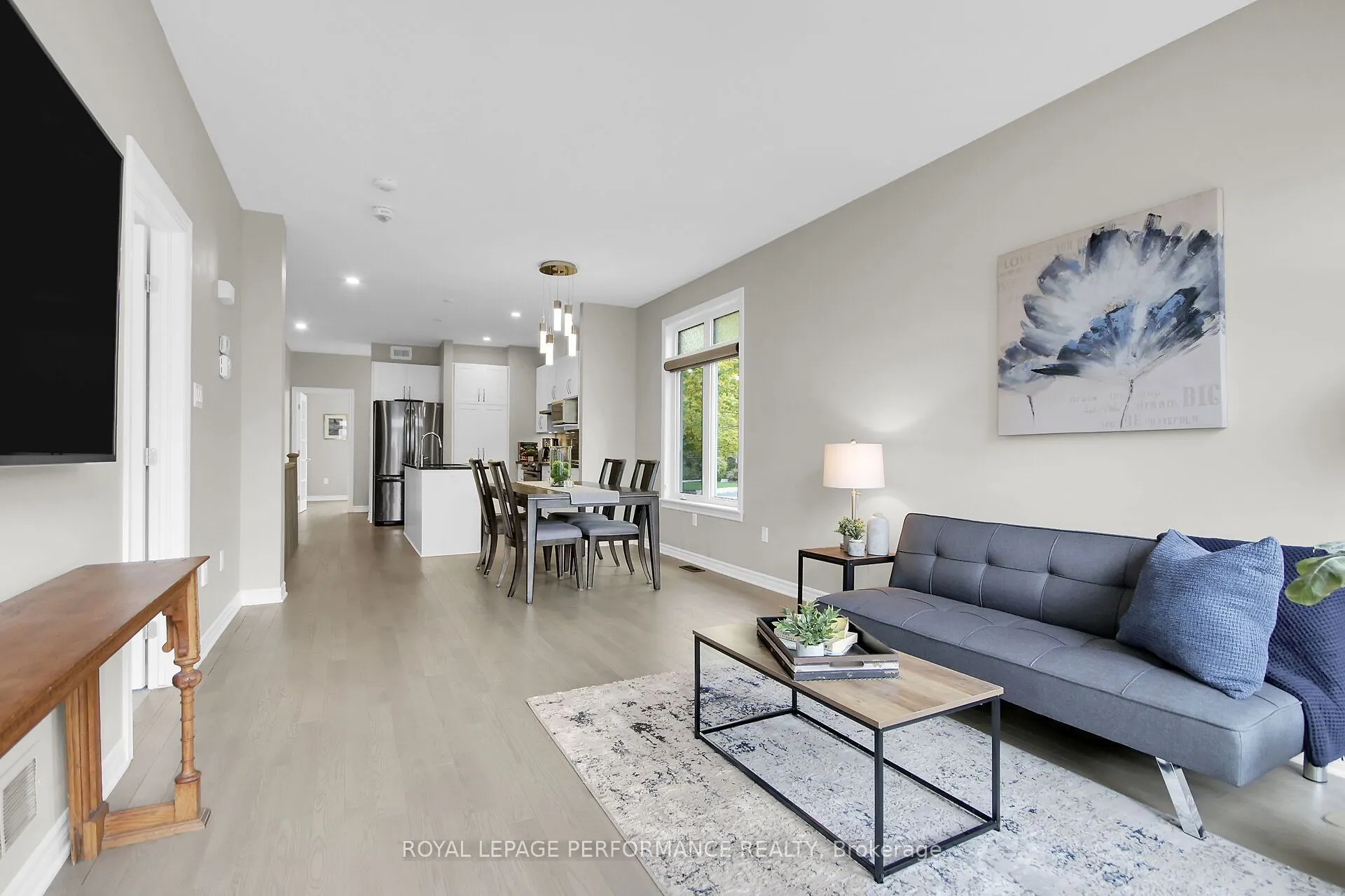 522 Silverbell Crescent