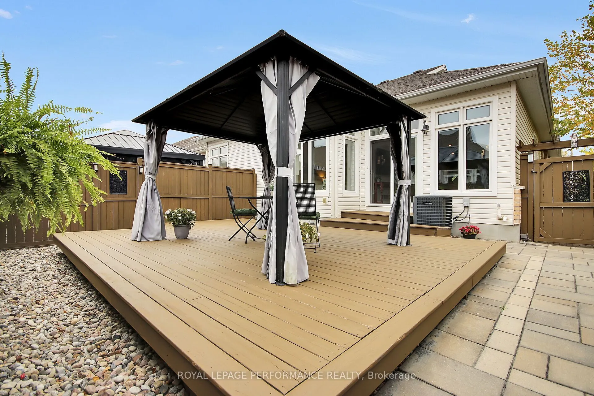522 Silverbell Crescent