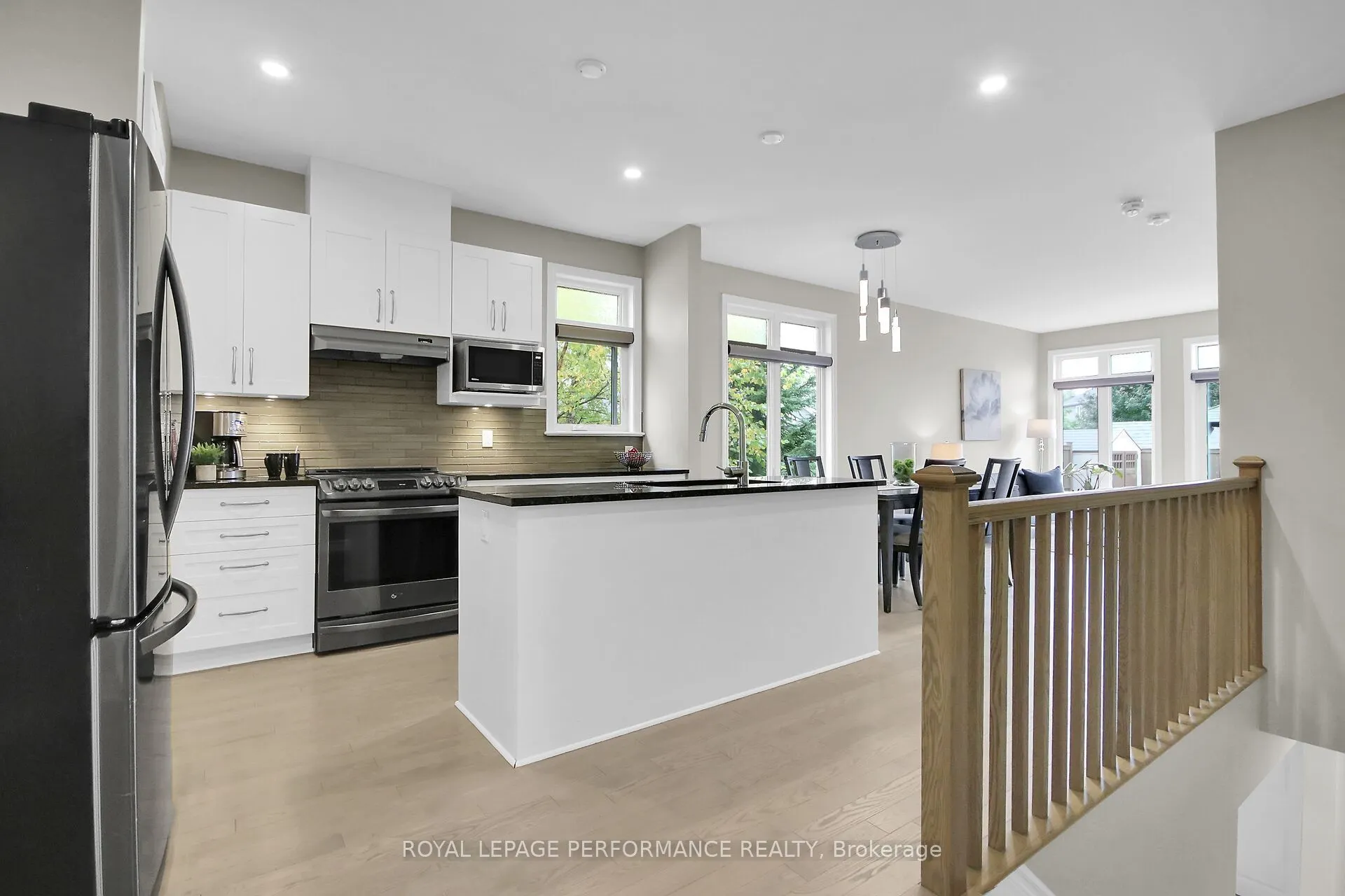 522 Silverbell Crescent