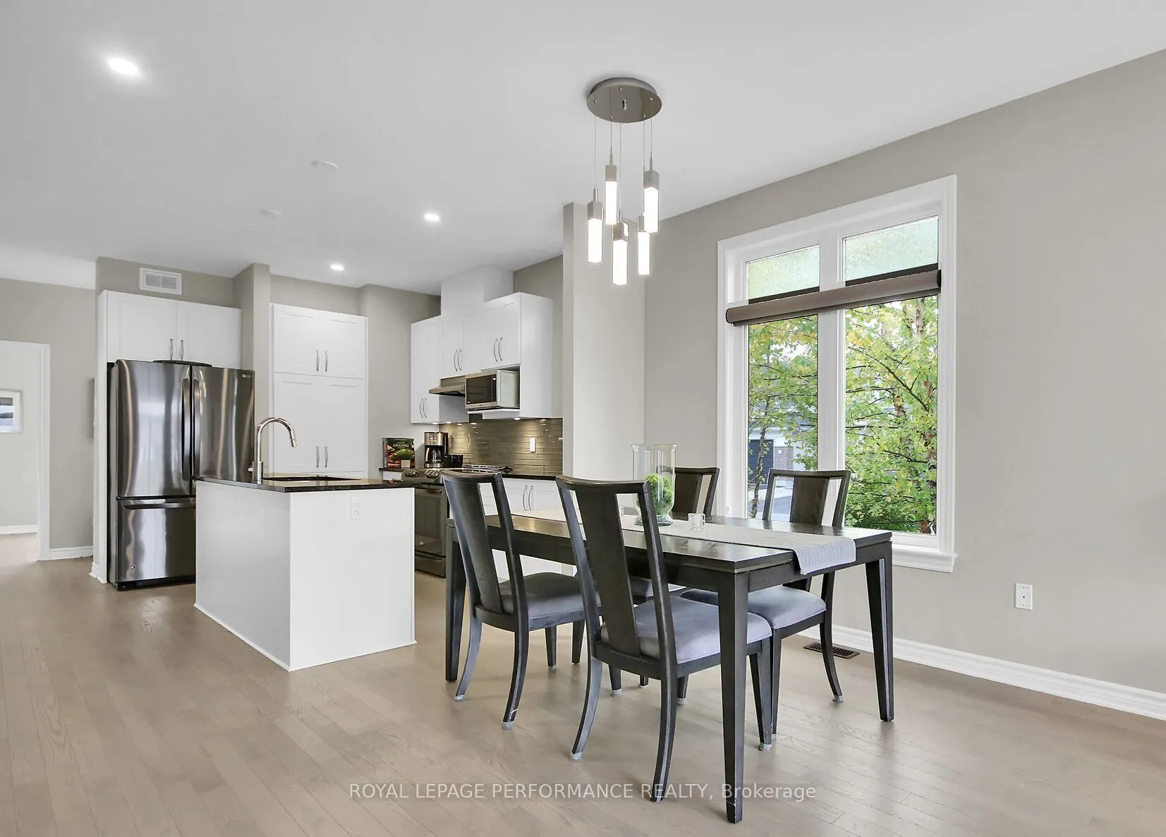 522 Silverbell Crescent