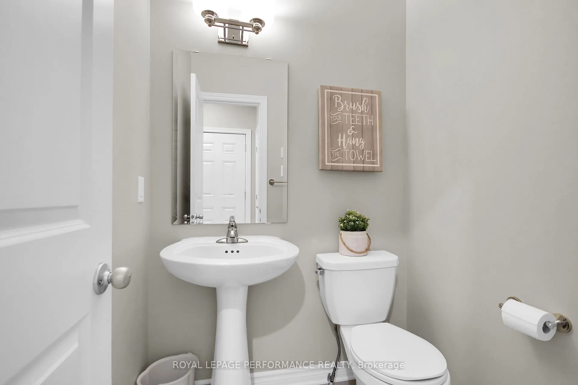 522 Silverbell Crescent